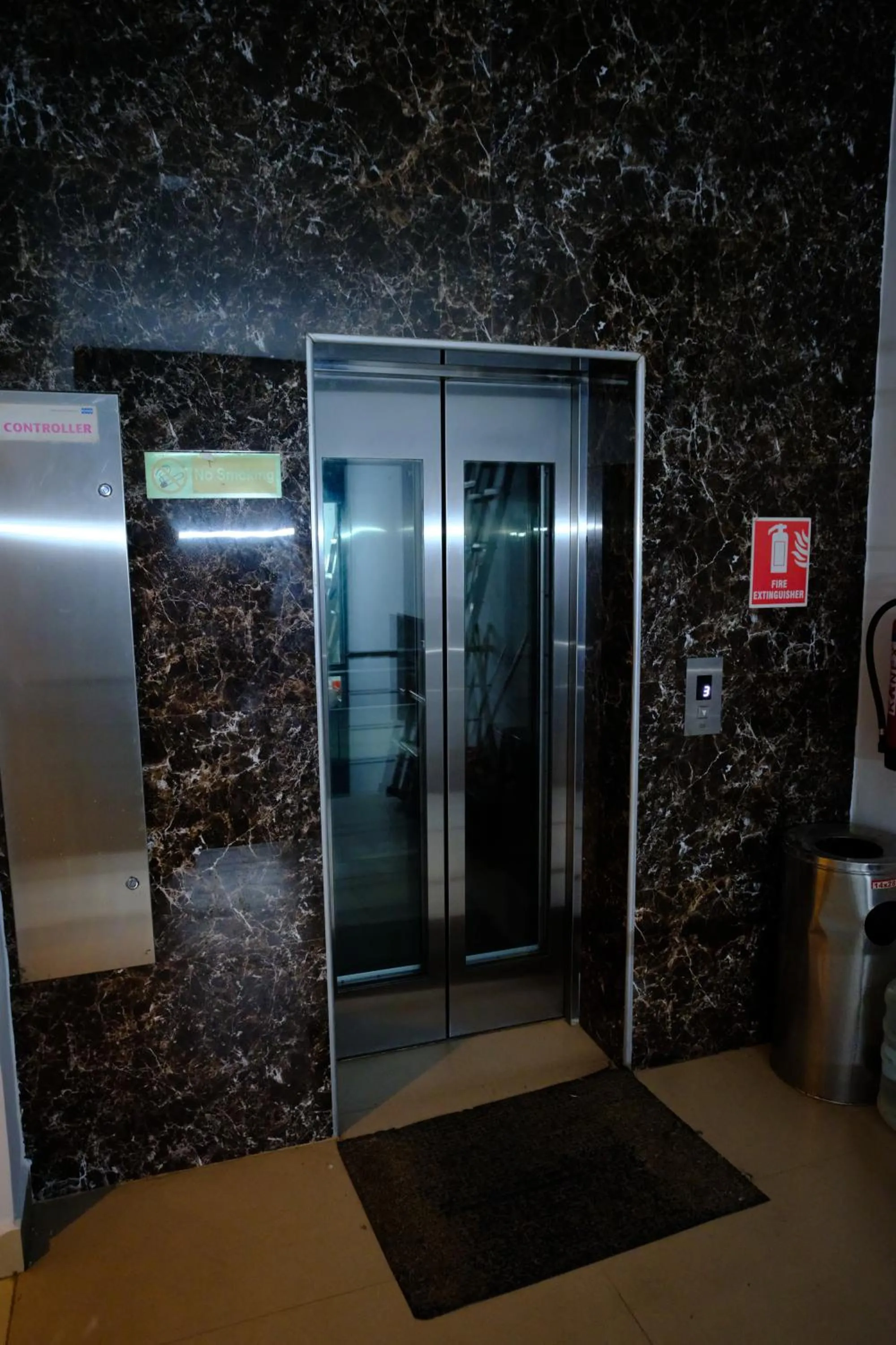 elevator in Blue City Palace - Near Chennai Airport