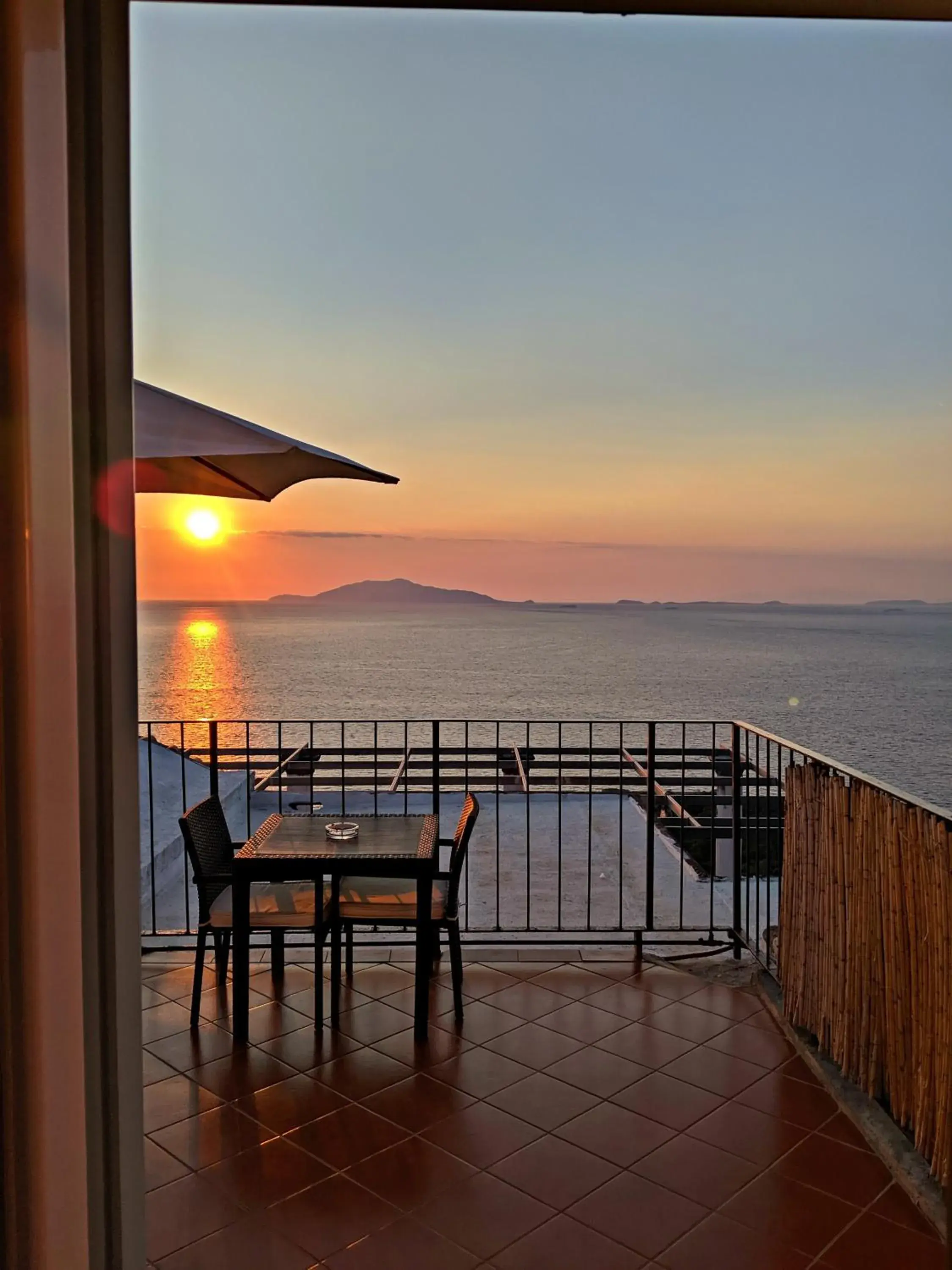 Deluxe Double Room with Balcony and Sea View in B&B Il Paradiso di Capri Deluxe Double Room with Balcony and Sea View in B&B Il Paradiso di Capri