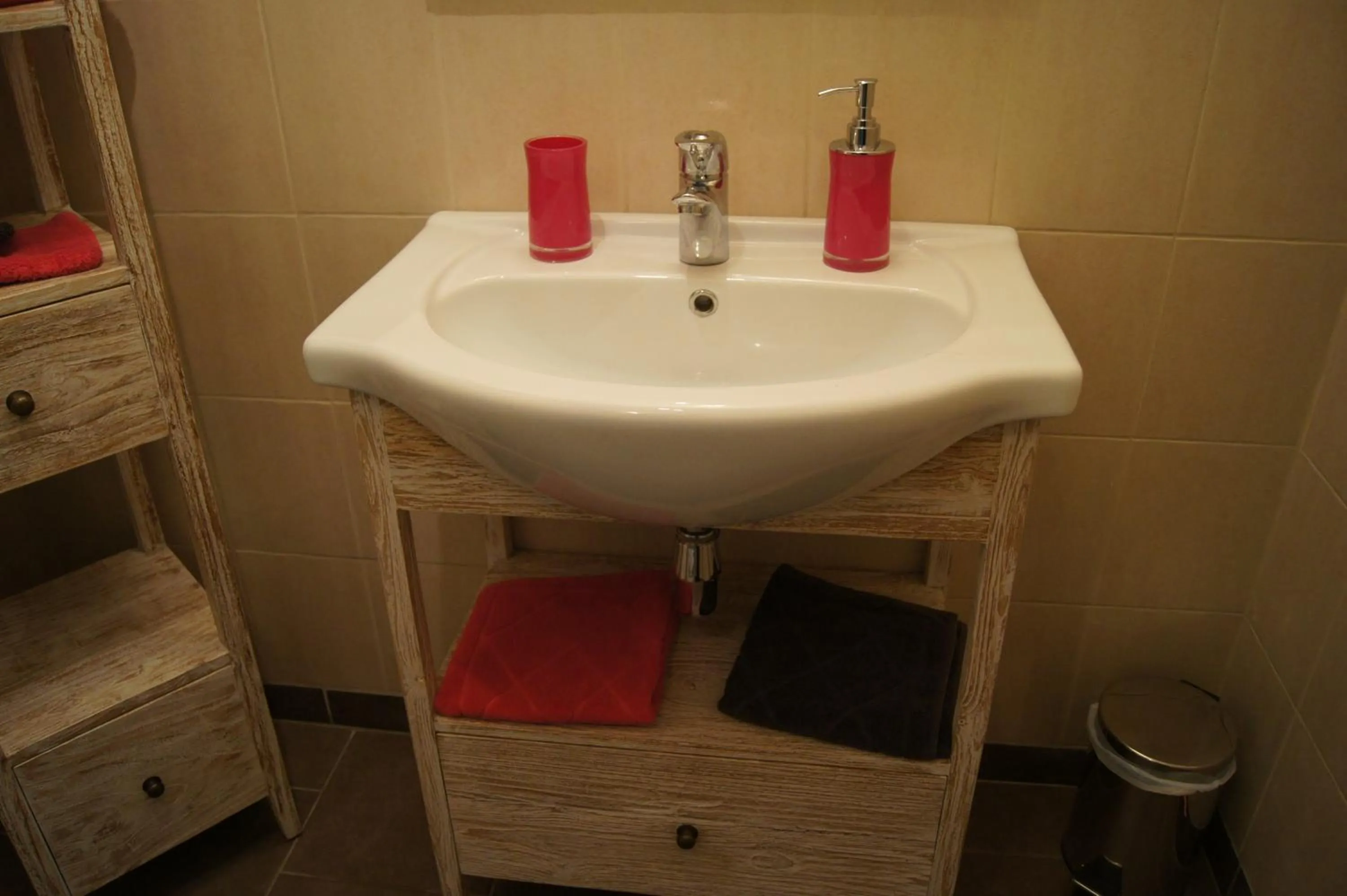 Bathroom in La Citadine