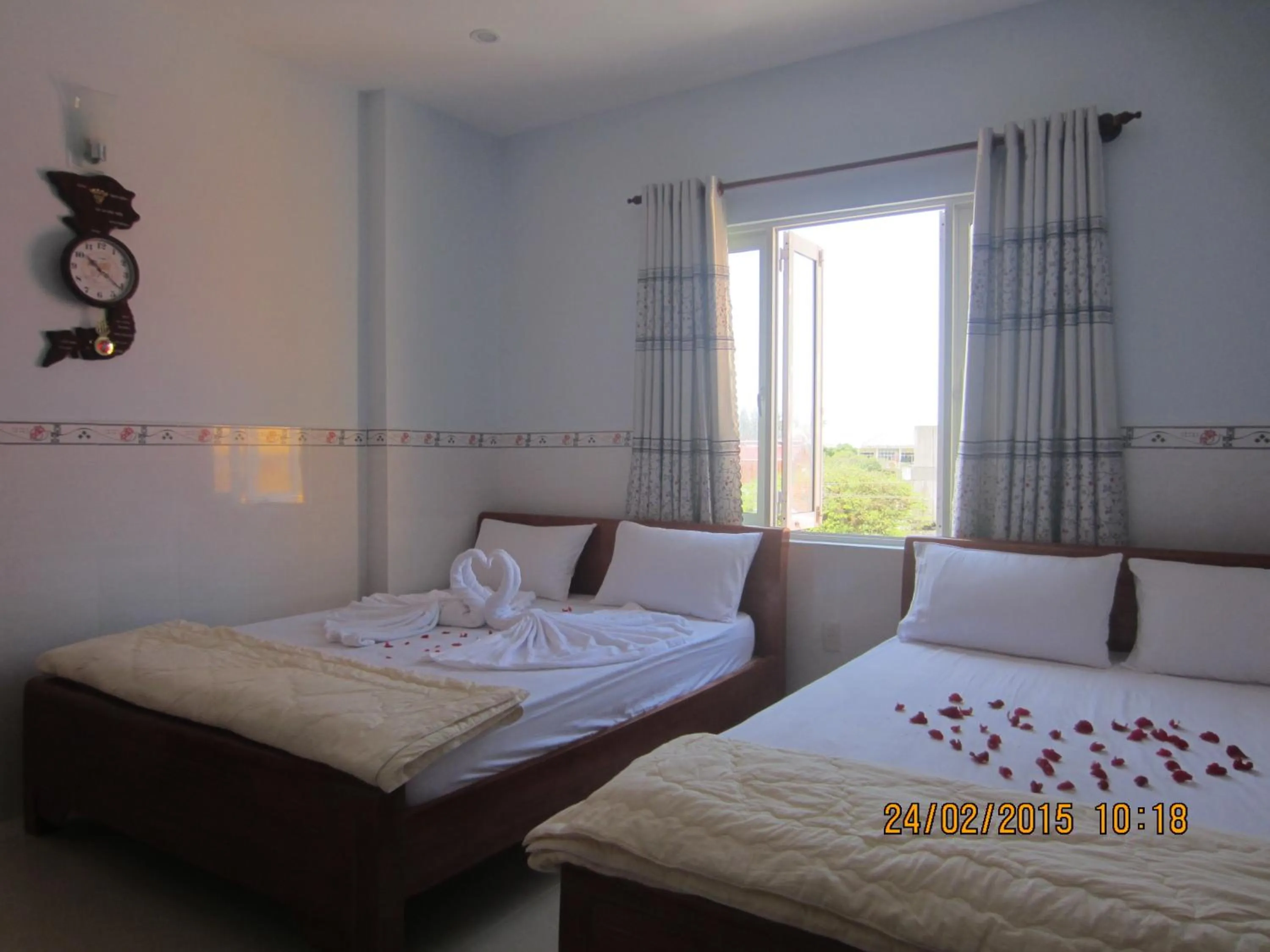 Bedroom, Bed in Ngan Giang Guesthouse