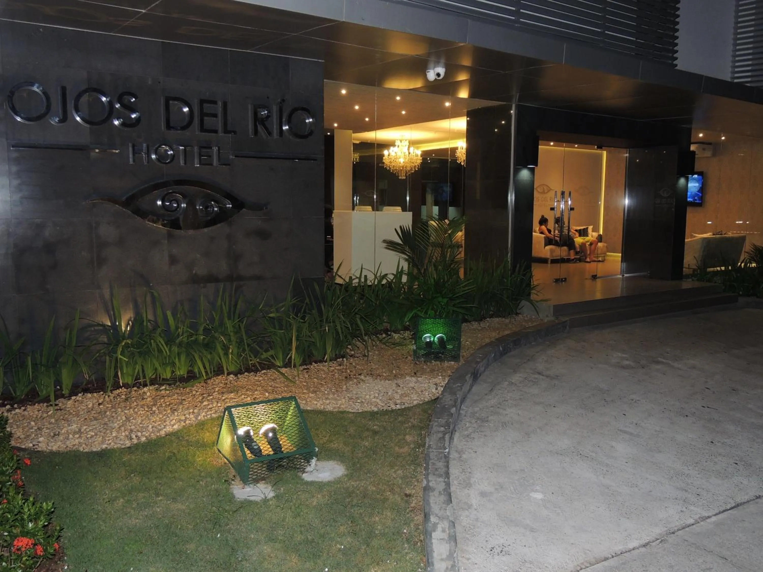 Facade/entrance in Hotel Ojos Del Rio