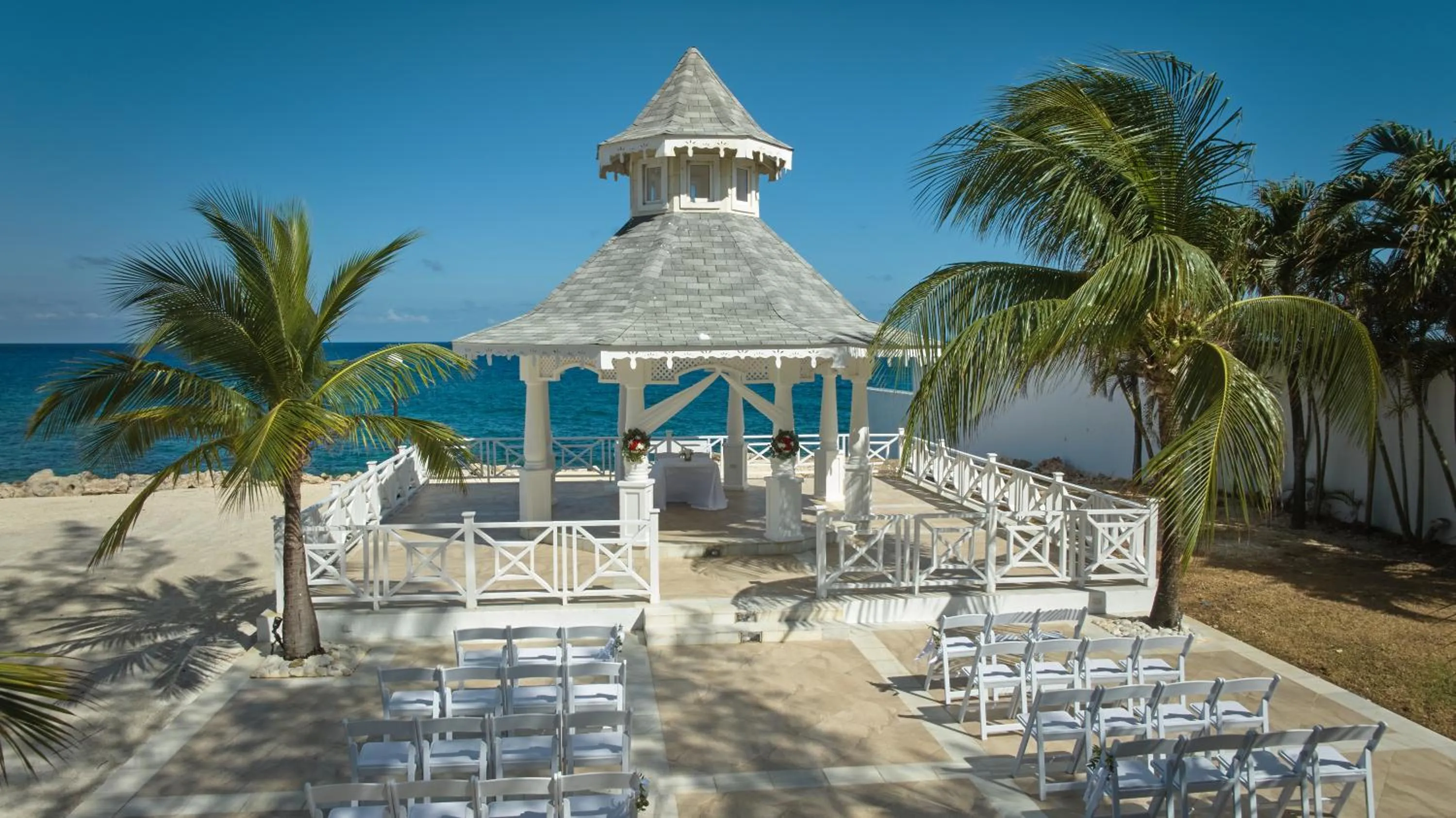 Day in Bahia Principe Luxury Runaway Bay - Adults Only All Inclusive