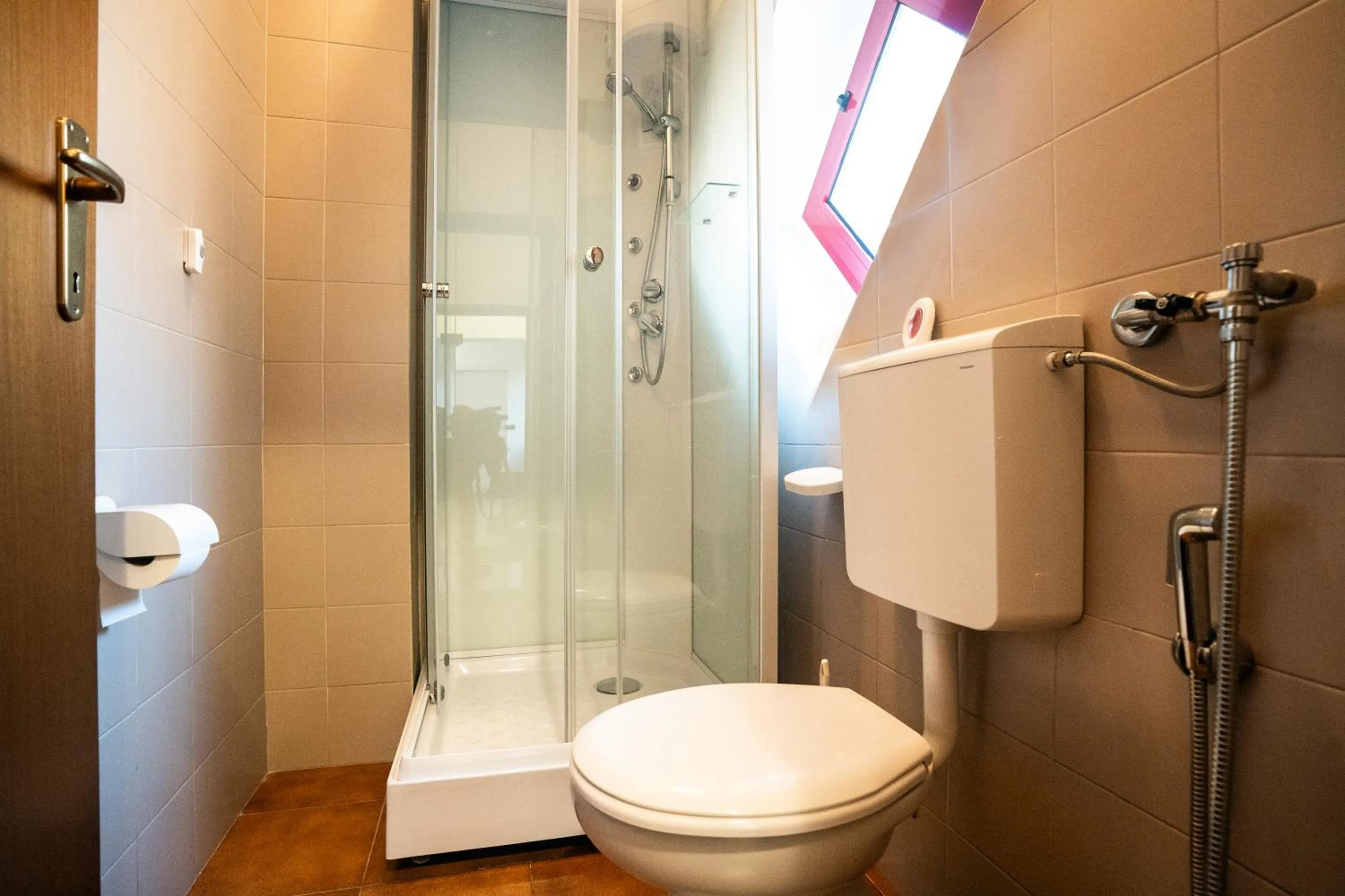 Shower in Loft 6
