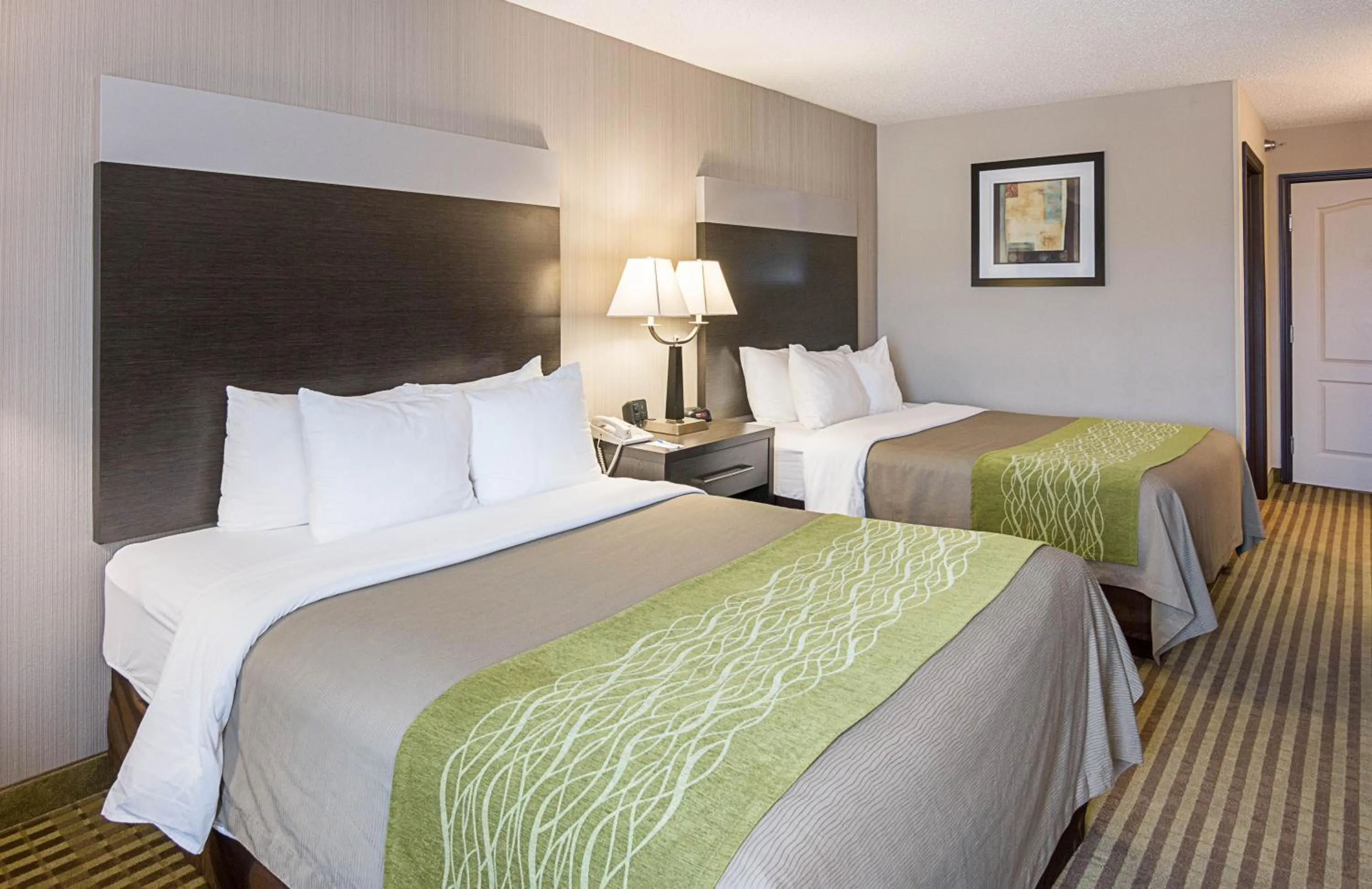 Bed in Comfort Inn Camden