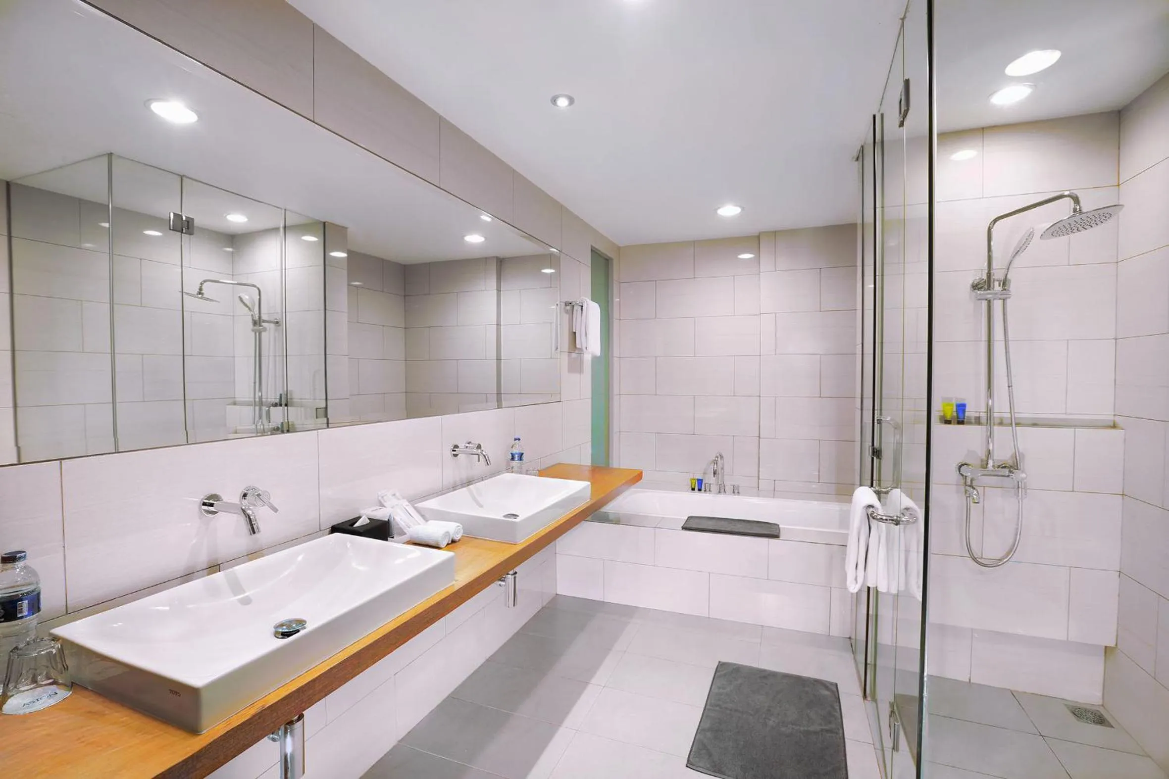 Bathroom in Aston Anyer Beach Hotel