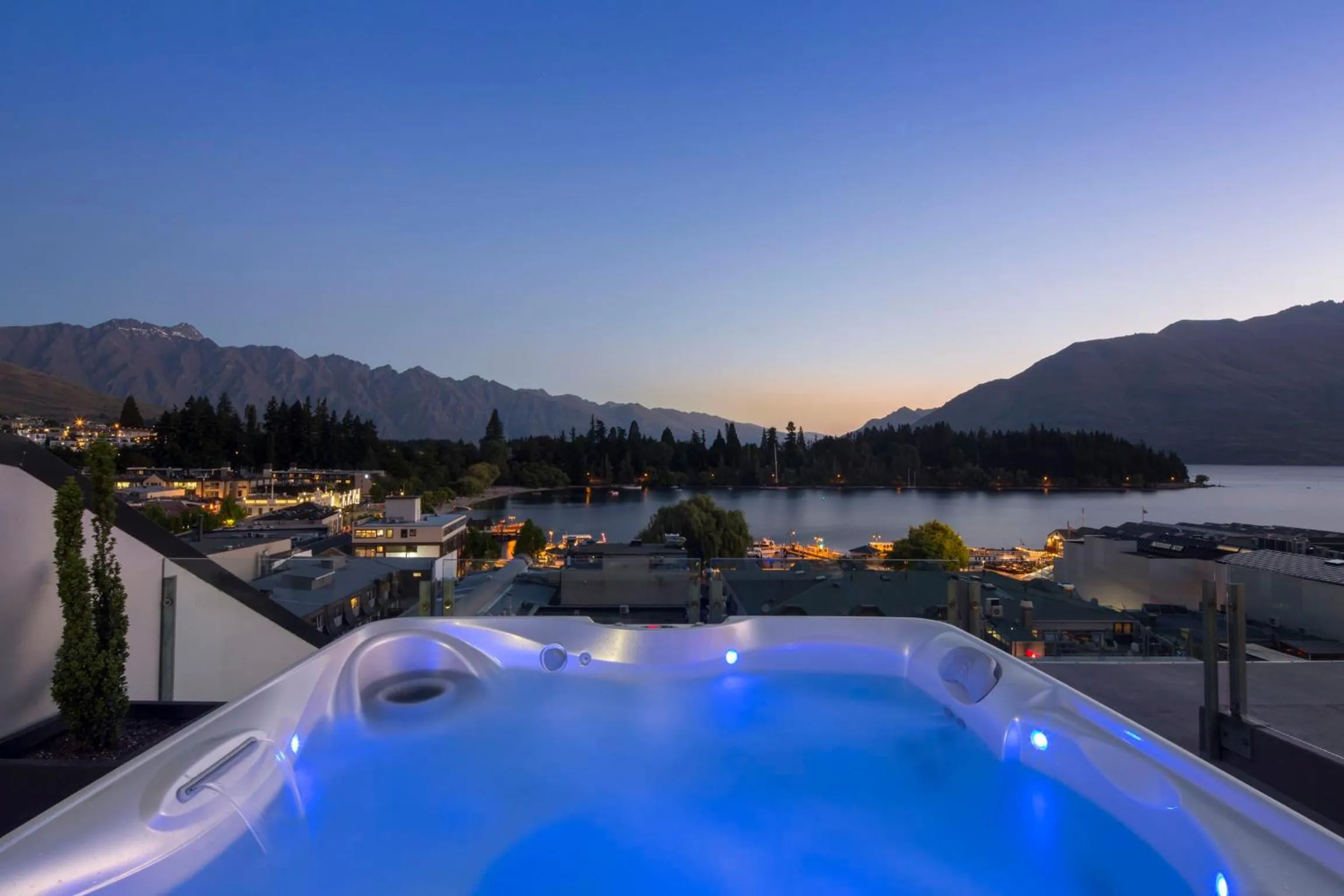 Hot Tub in Shotover Penthouse Spa