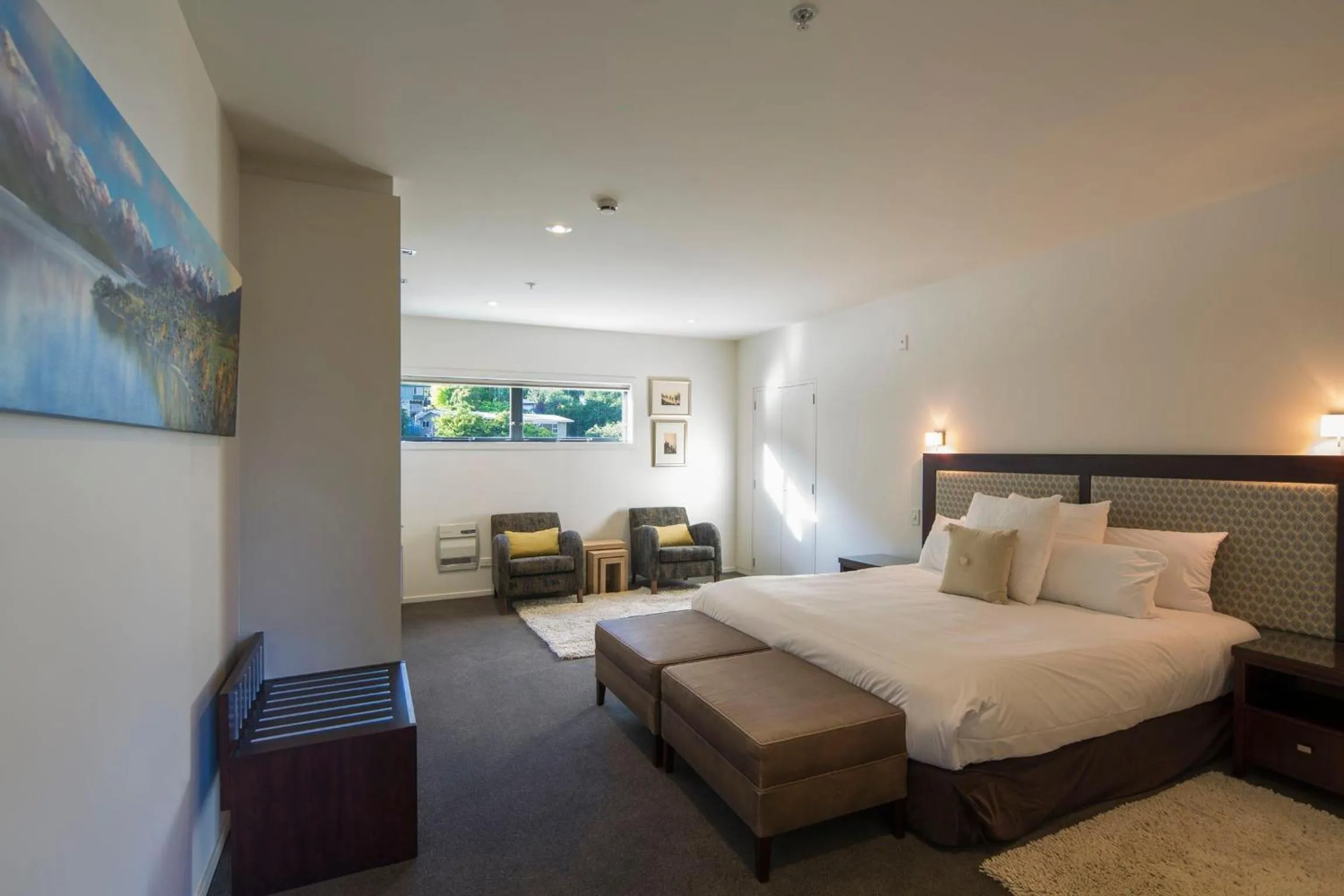 Bedroom, Bed in Shotover Penthouse Spa