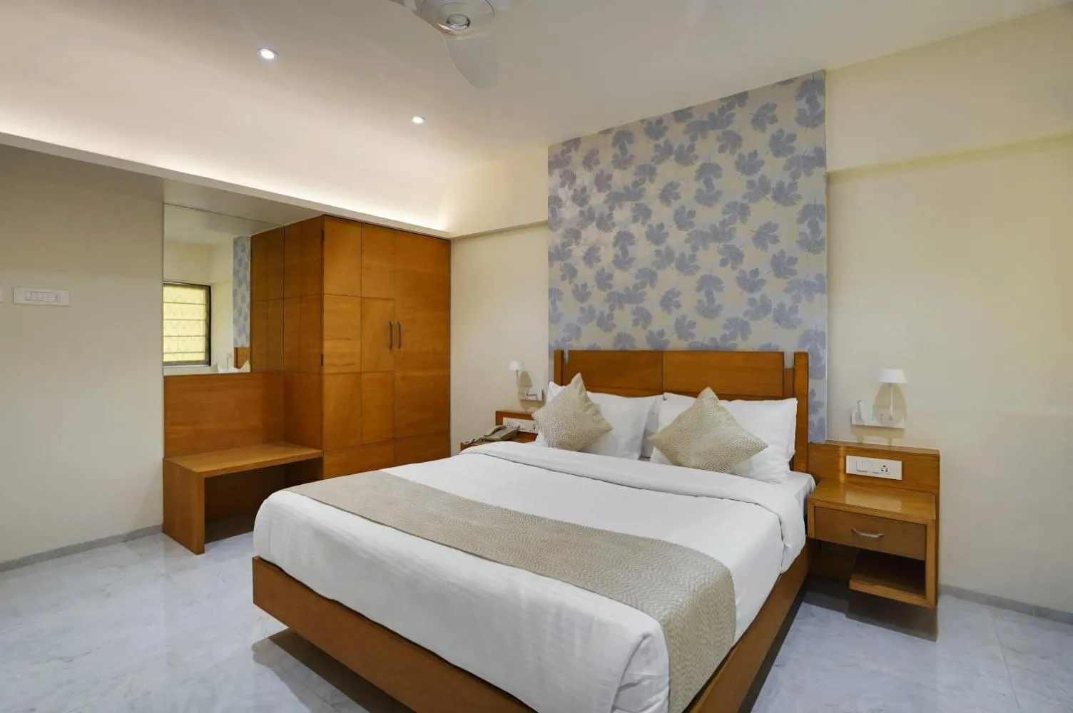 Bedroom, Bed in Hotel Everest Regency Pune