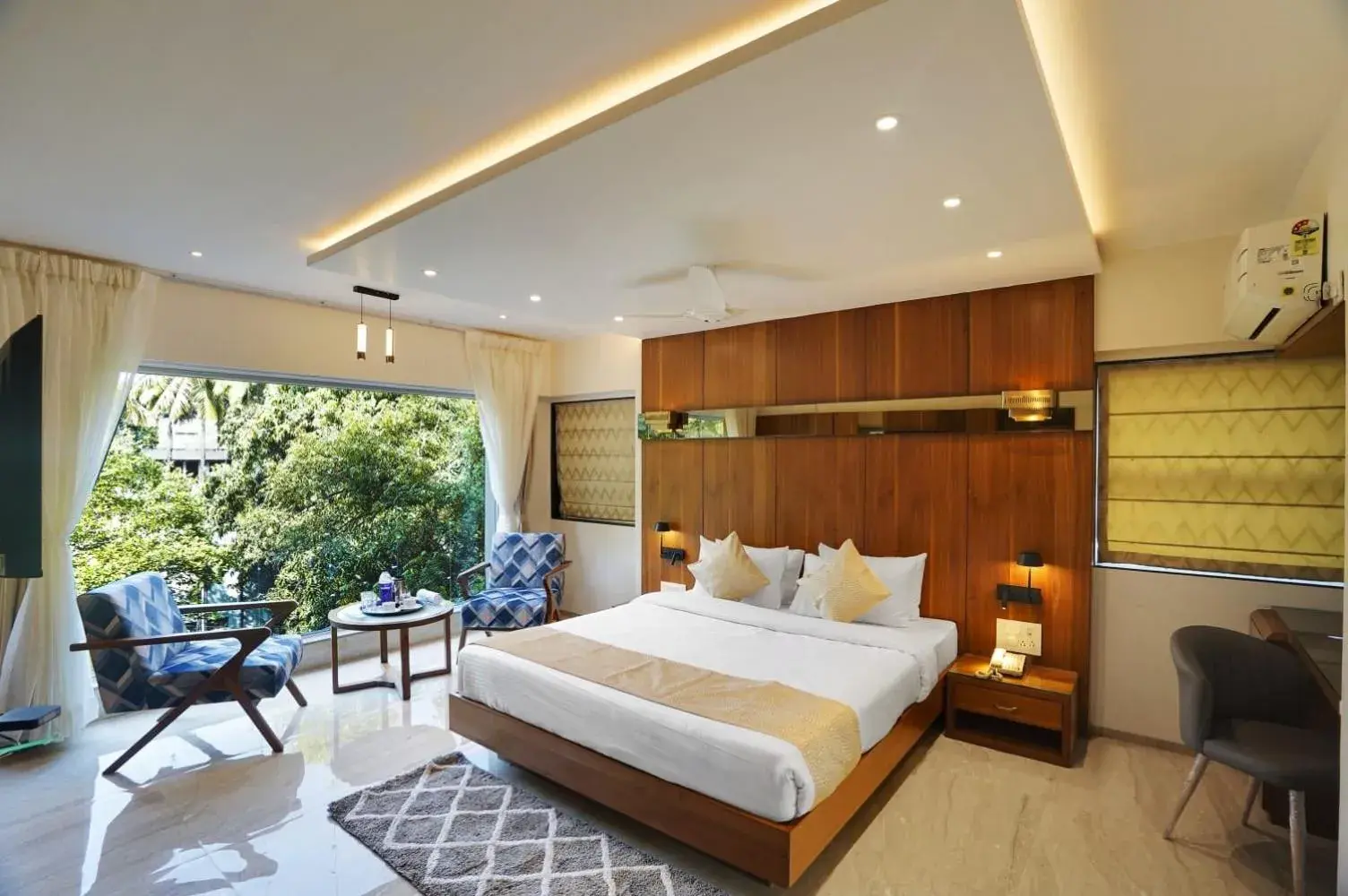 King Room in Hotel Everest Regency Pune King Room in Hotel Everest Regency Pune