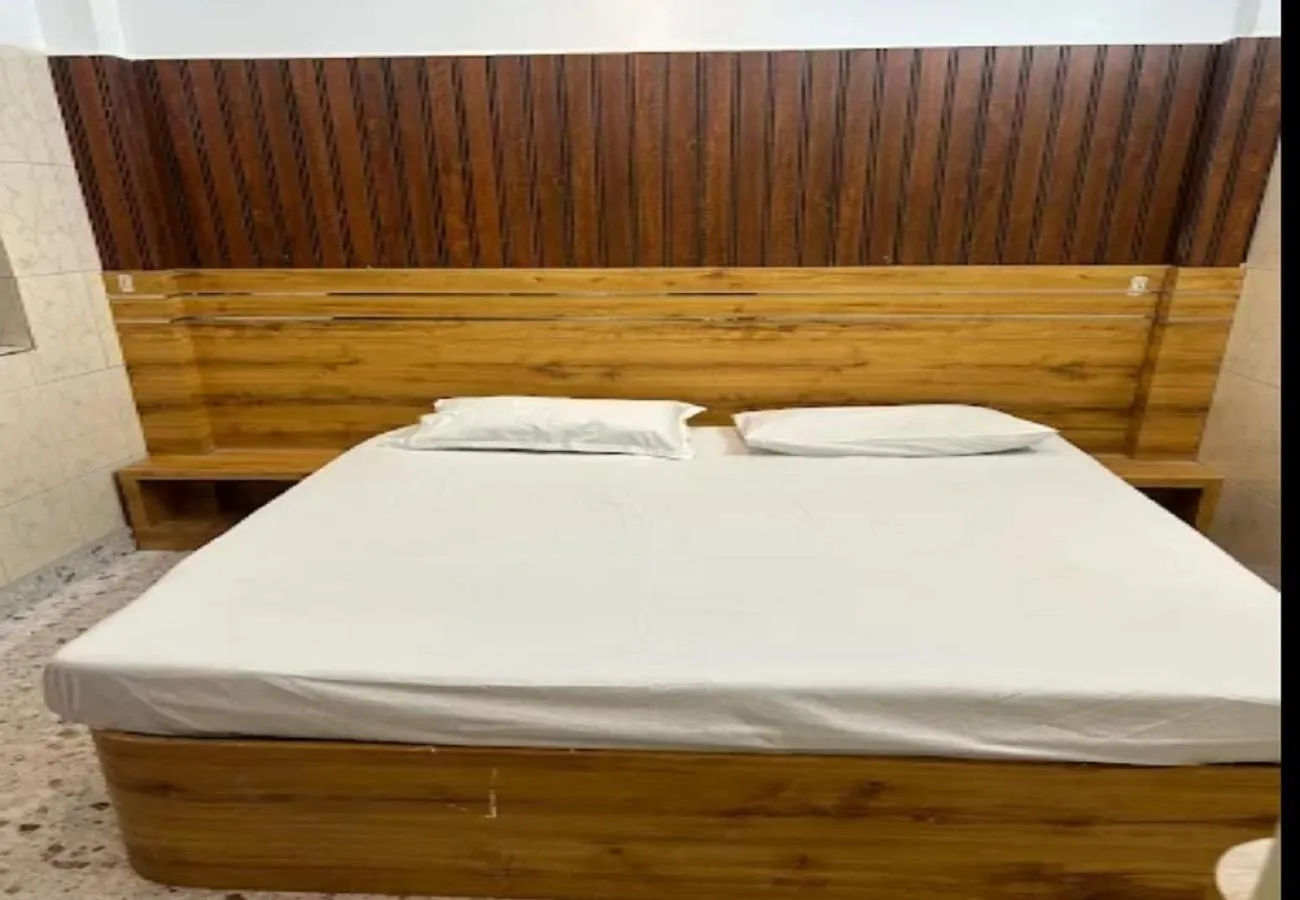 Bedroom, Bed in Grand Inn