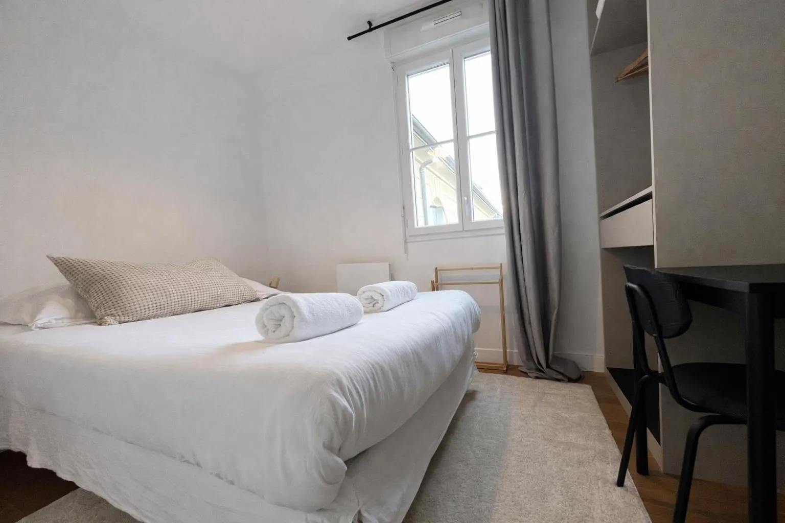 Bedroom, Bed in Lifestyle Disneyland Paris 8 PAX