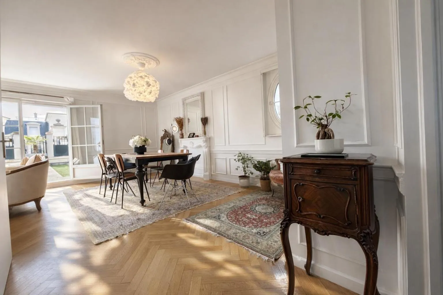 Living room in Lifestyle Disneyland Paris 8 PAX