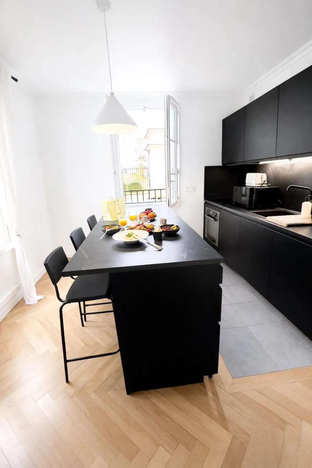 Lounge or bar in Lifestyle Disneyland Paris 8 PAX