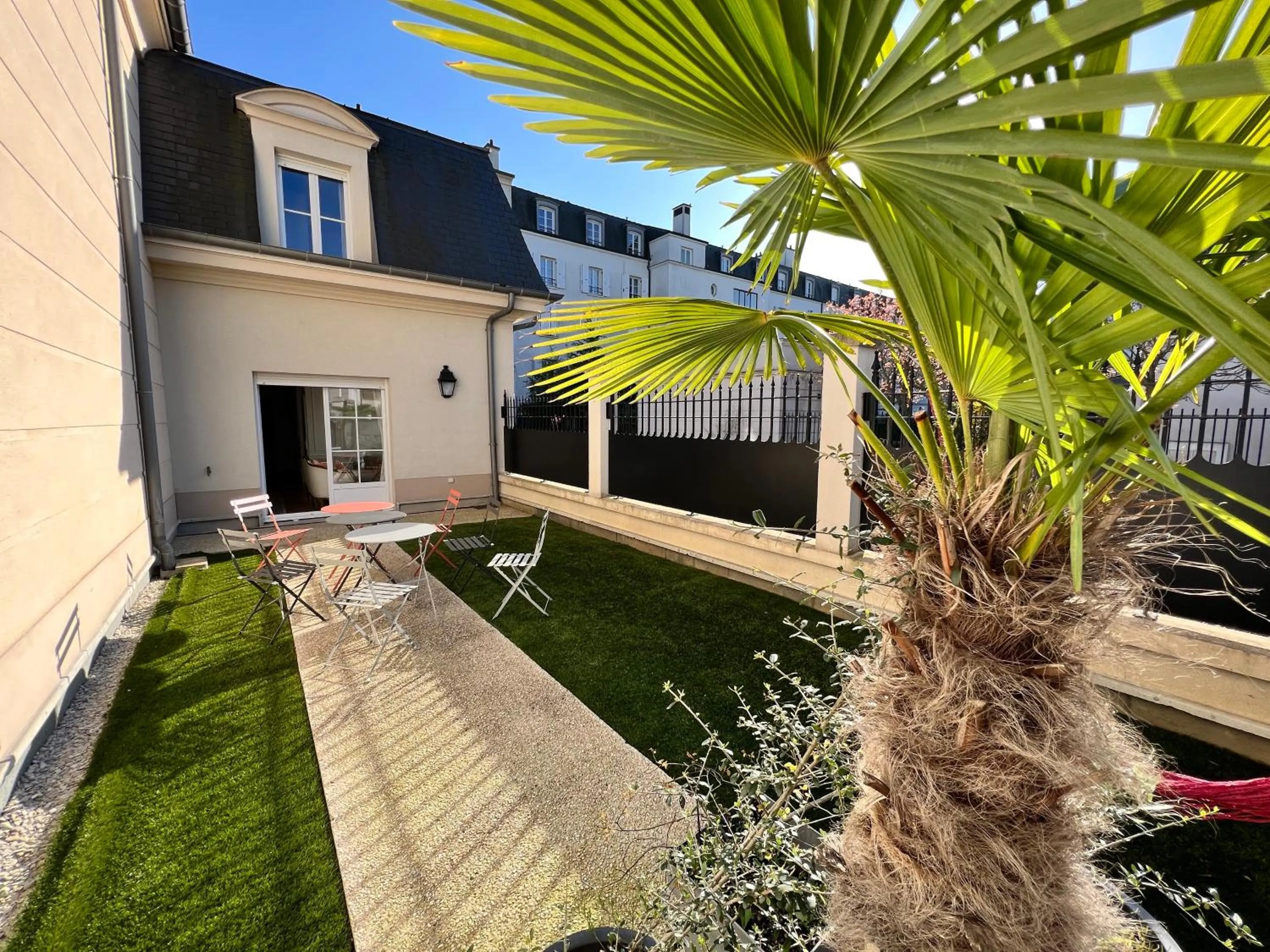 Garden in Lifestyle Disneyland Paris 8 PAX