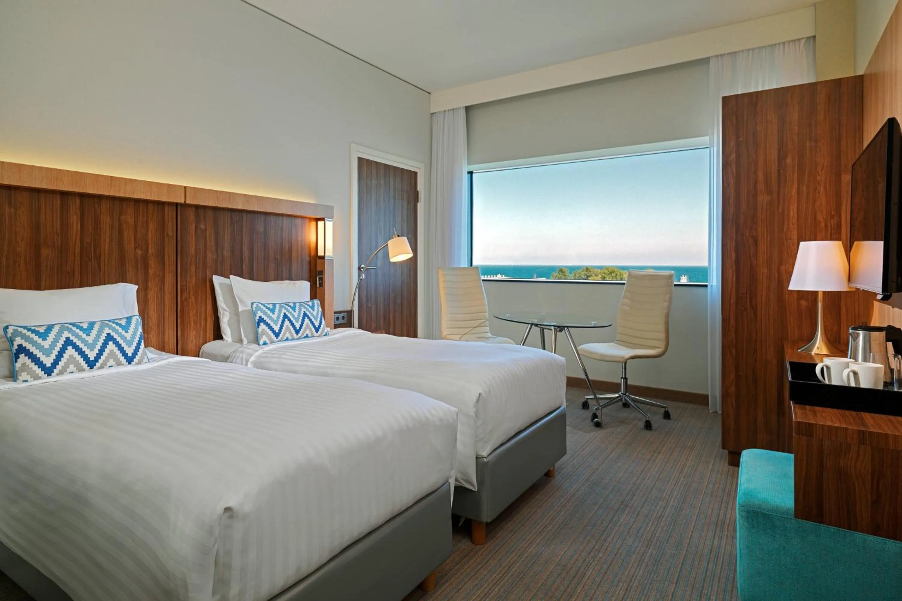 Photo of the whole room, Bed in Courtyard by Marriott Gdynia Waterfront