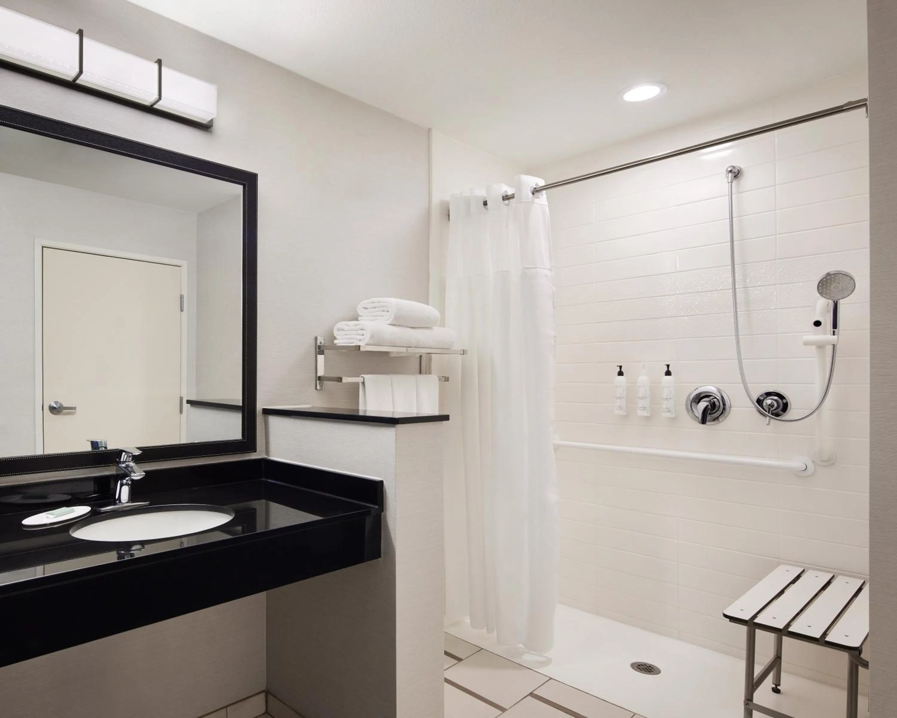 Bathroom in Fairfield Inn & Suites by Marriott El Paso Airport