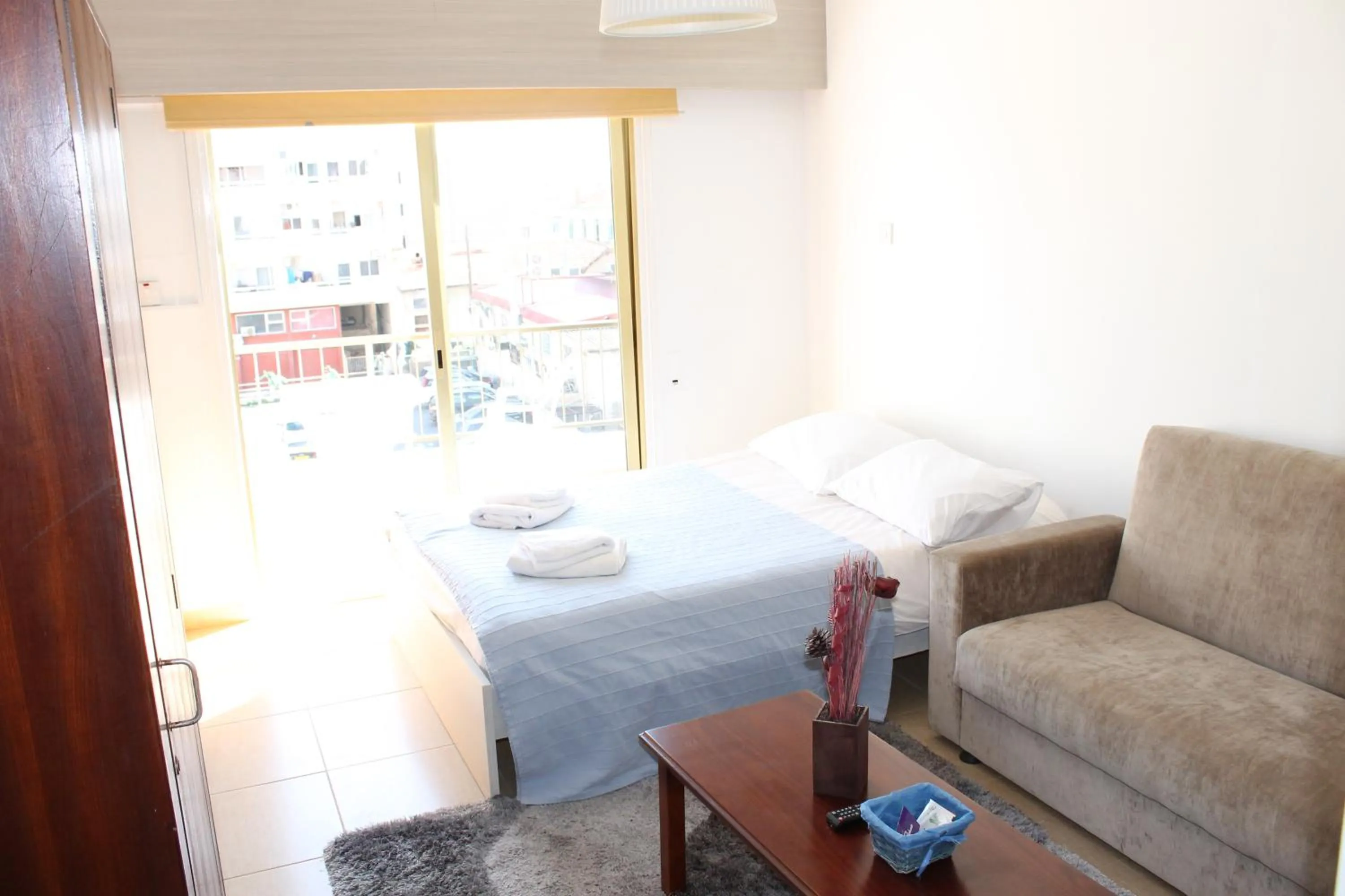 Bedroom, Bed in Tiffany City Apartments