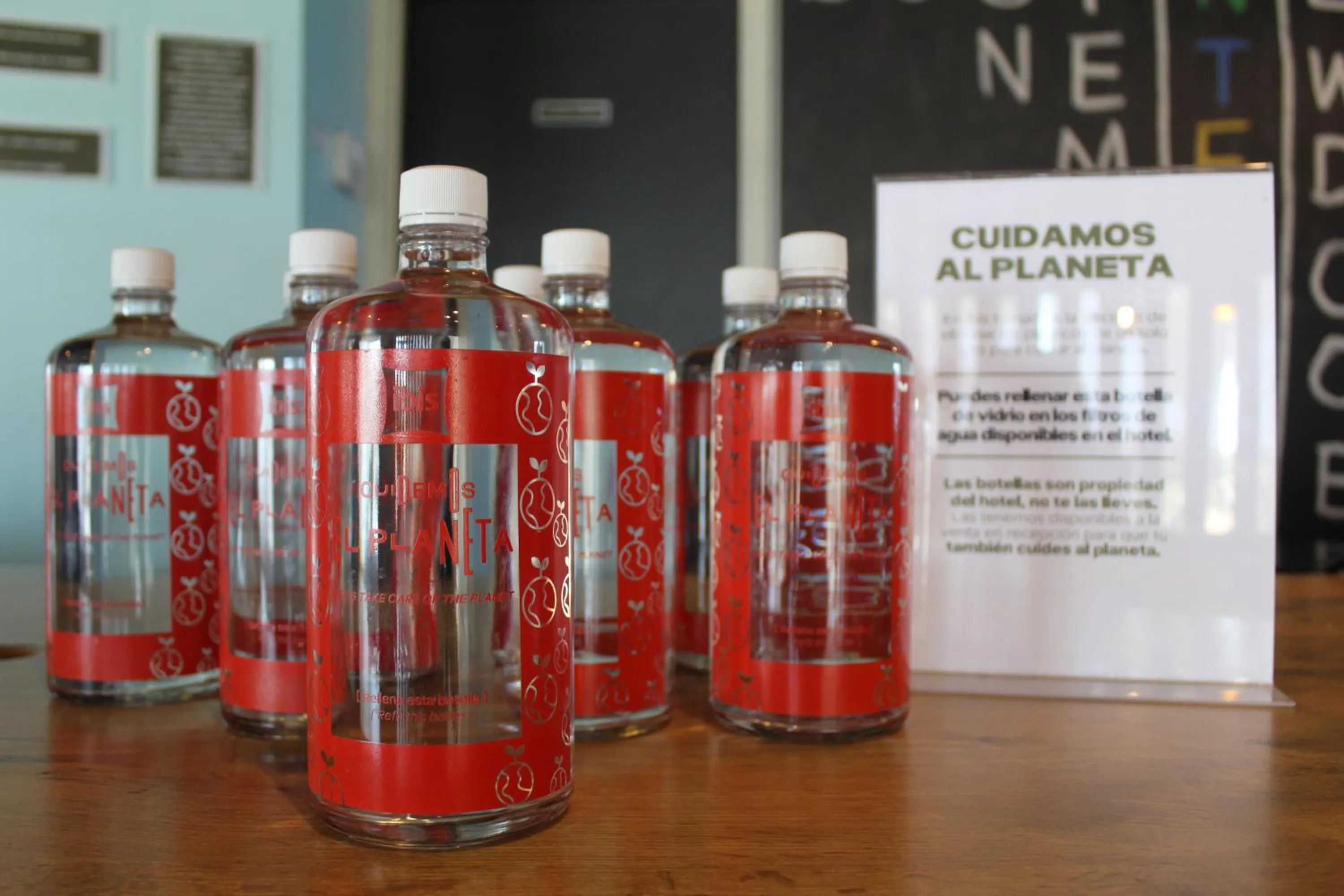 Text overlay in Ibis Culiacan