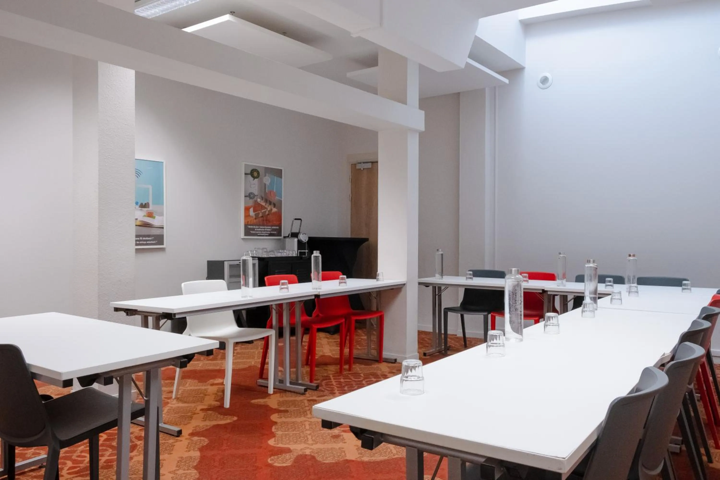 Meeting/conference room in ibis styles Albi Centre Le Theatro