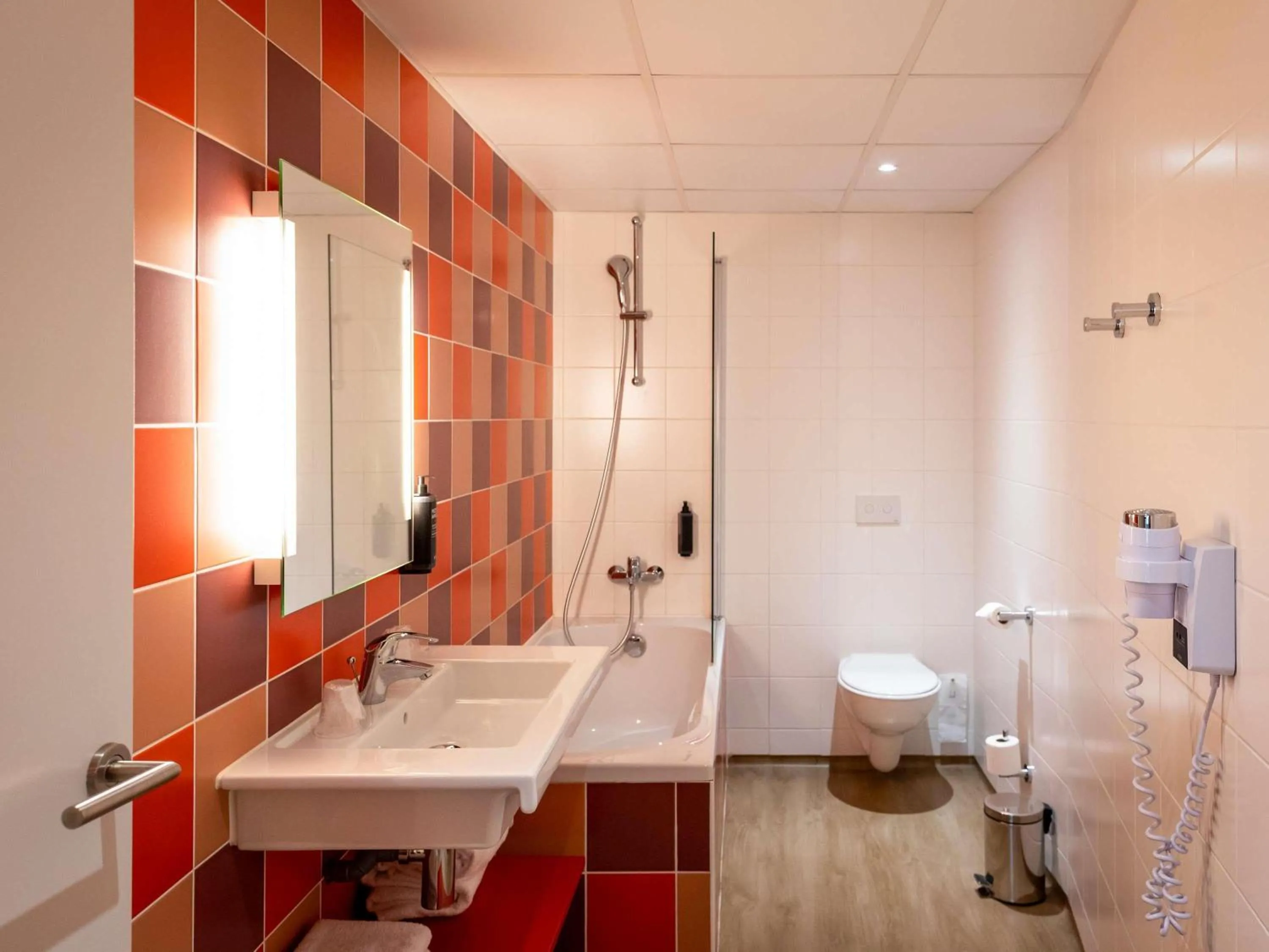 Bedroom in ibis styles Albi Centre Le Theatro