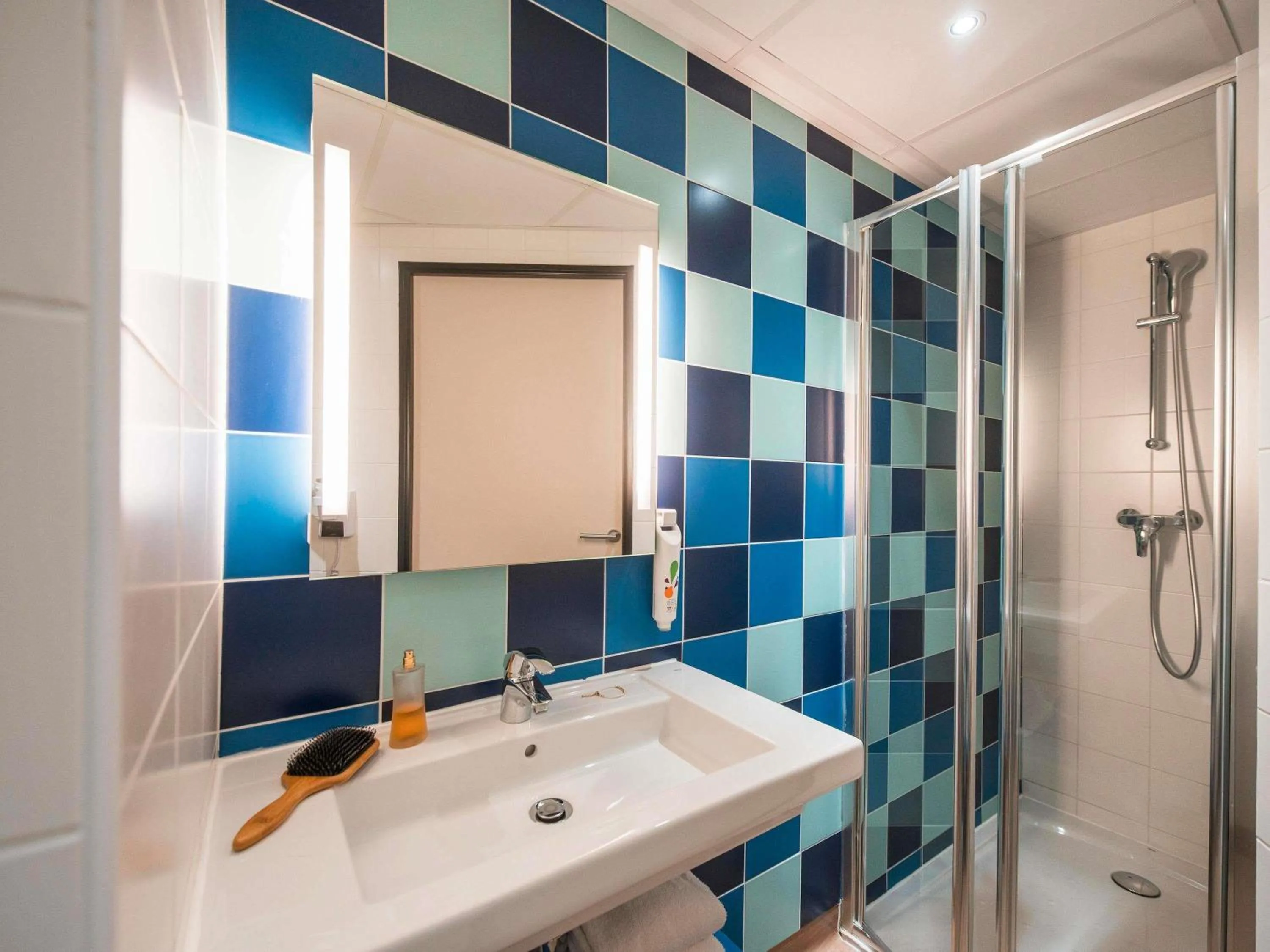 Bedroom in ibis styles Albi Centre Le Theatro