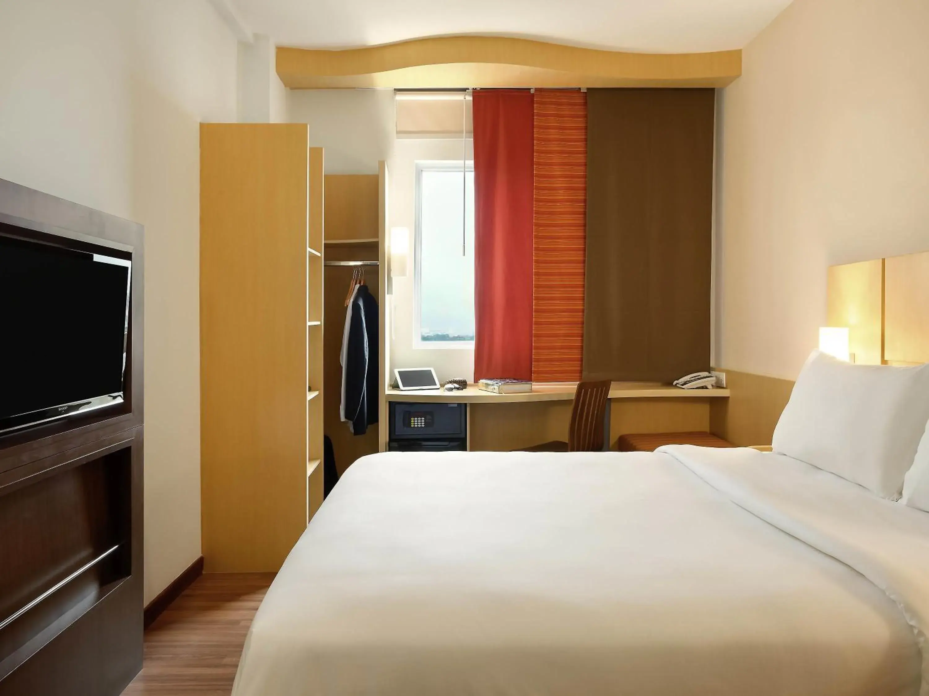 Standard Double Room - City Side in Ibis Bandung Pasteur Standard Double Room - City Side in Ibis Bandung Pasteur