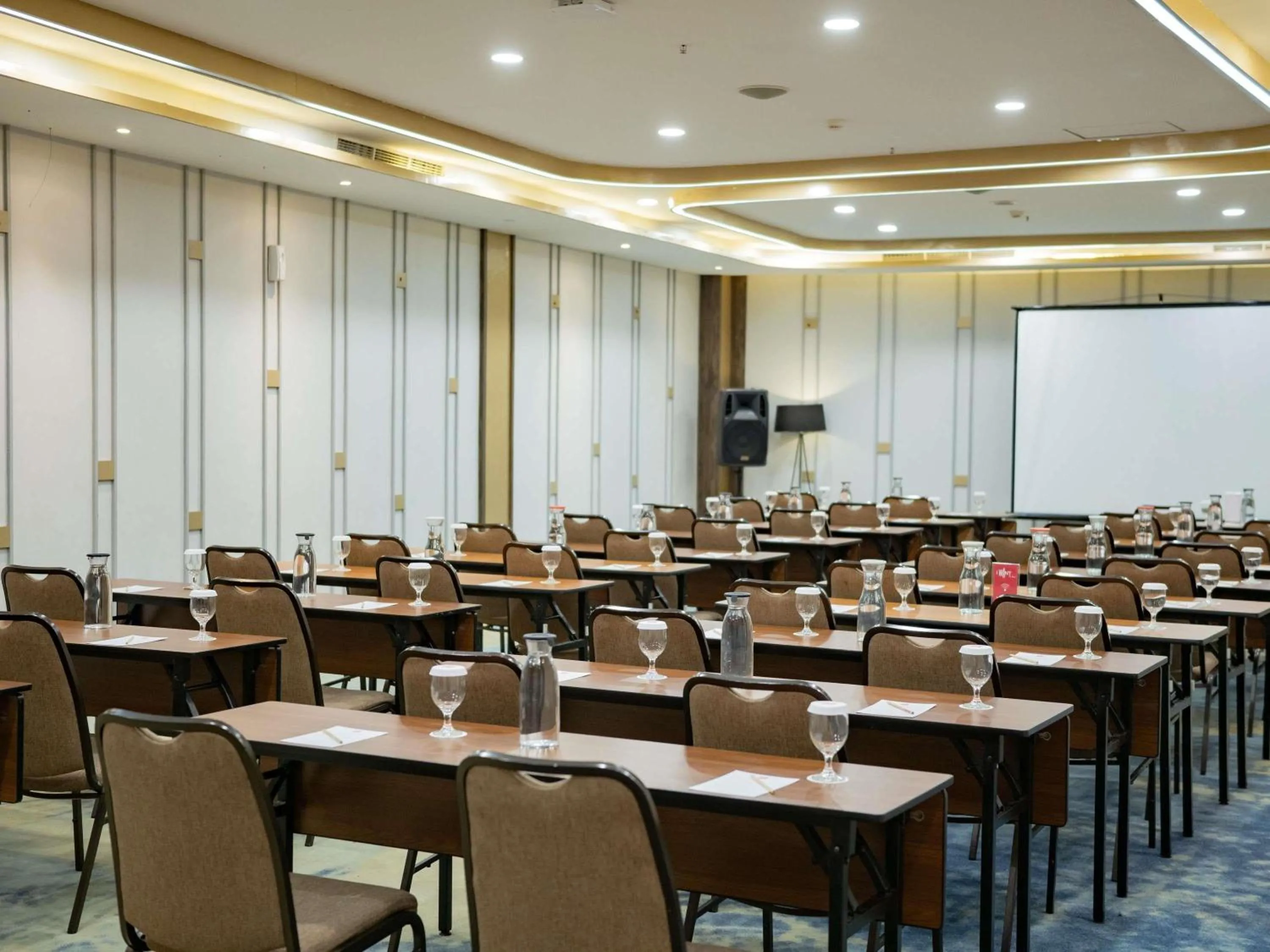Meeting/conference room in Ibis Bandung Pasteur