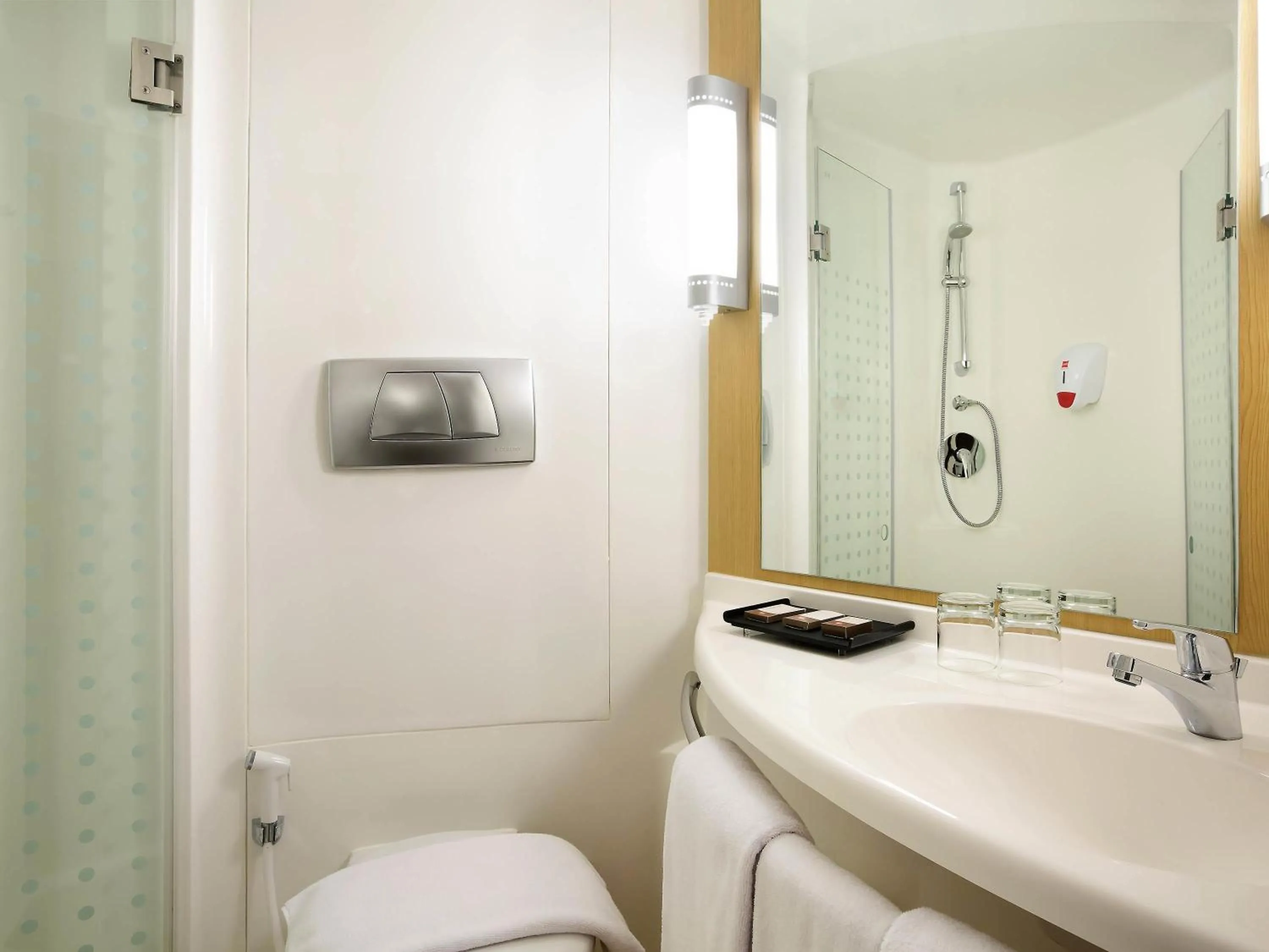 Bedroom in Ibis Bandung Pasteur