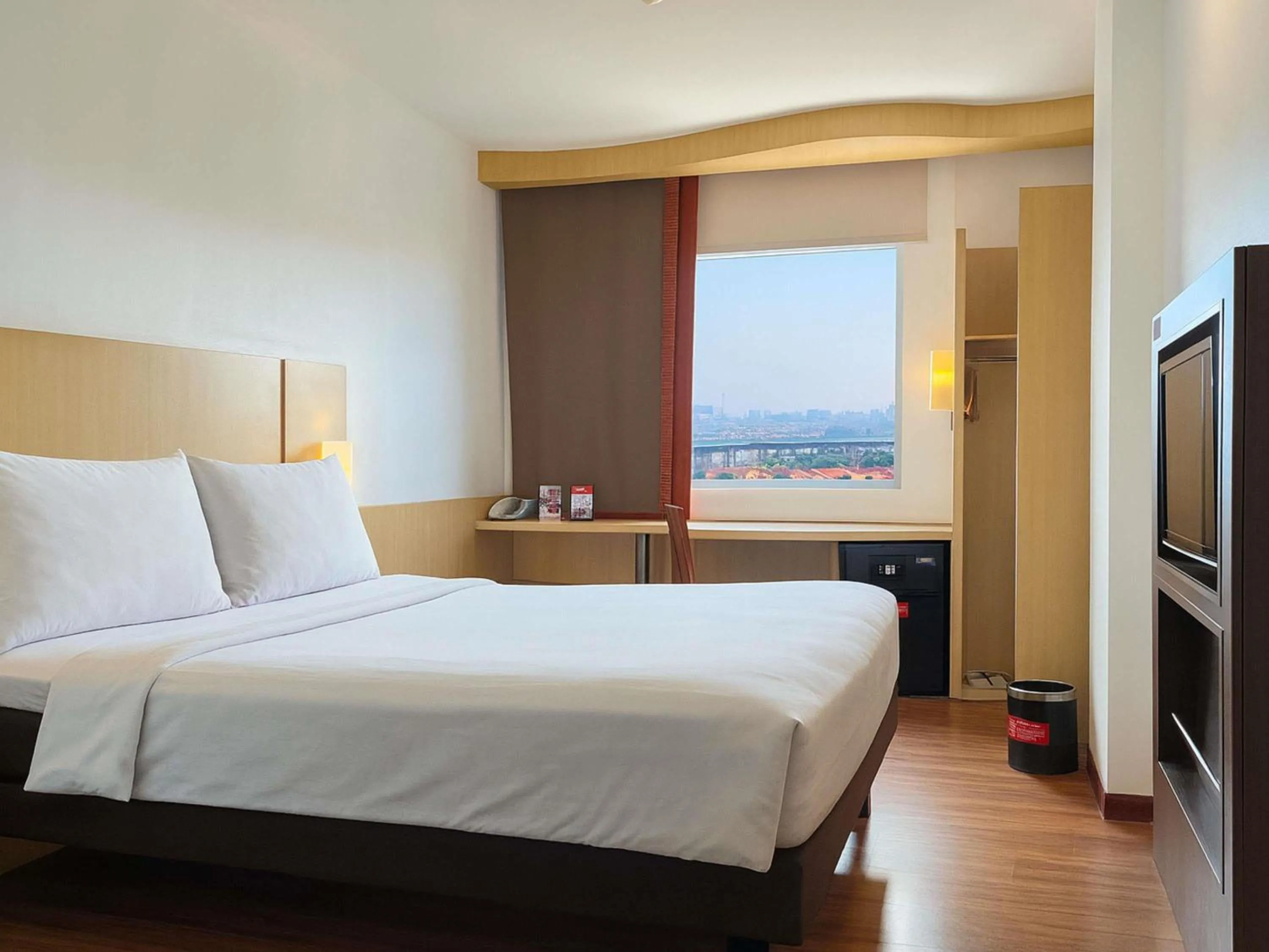 Bedroom, Bed in Ibis Bandung Pasteur