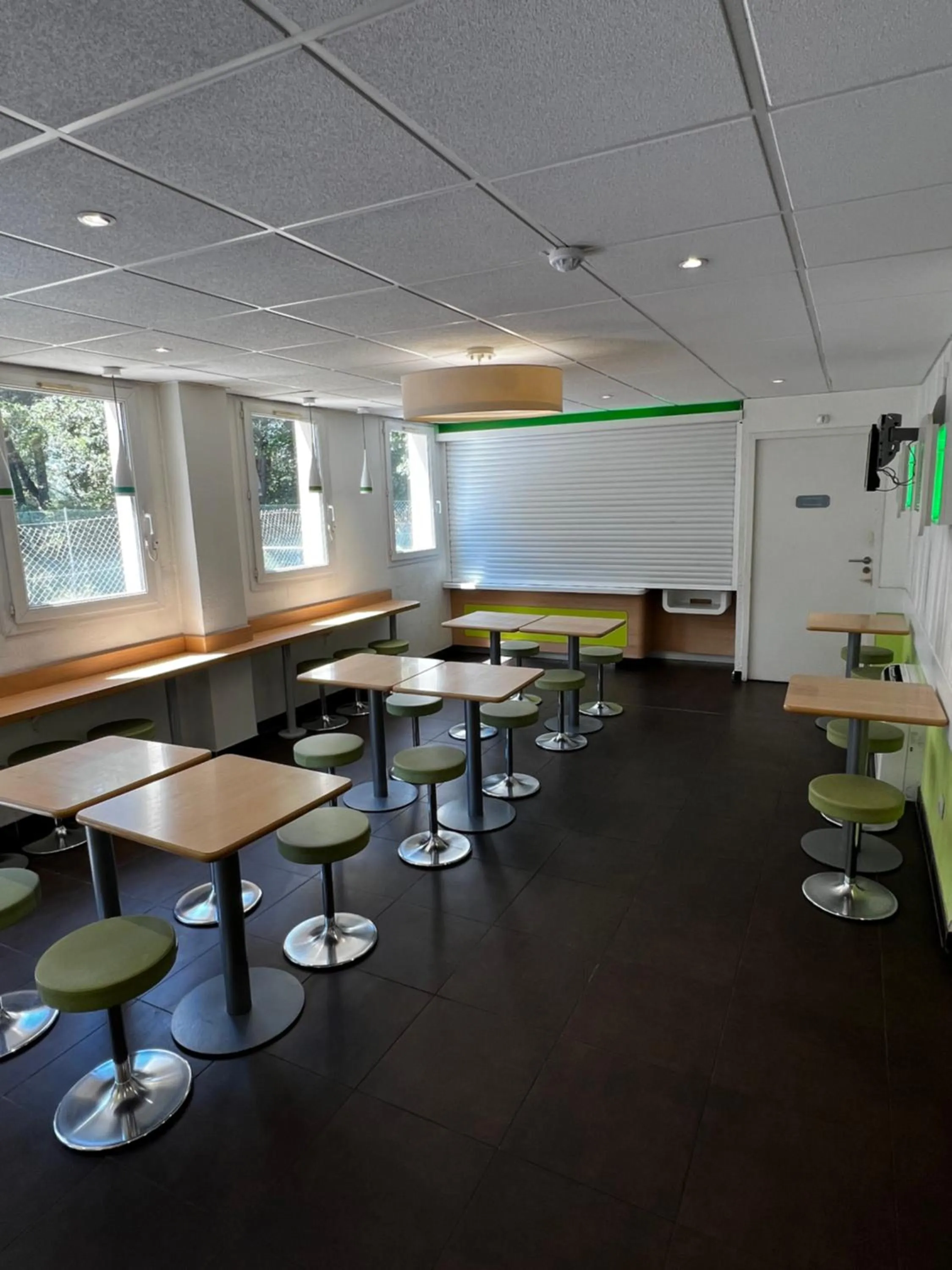 Communal lounge/ TV room in Ibis Budget Marseille Est Porte d'Aubagne