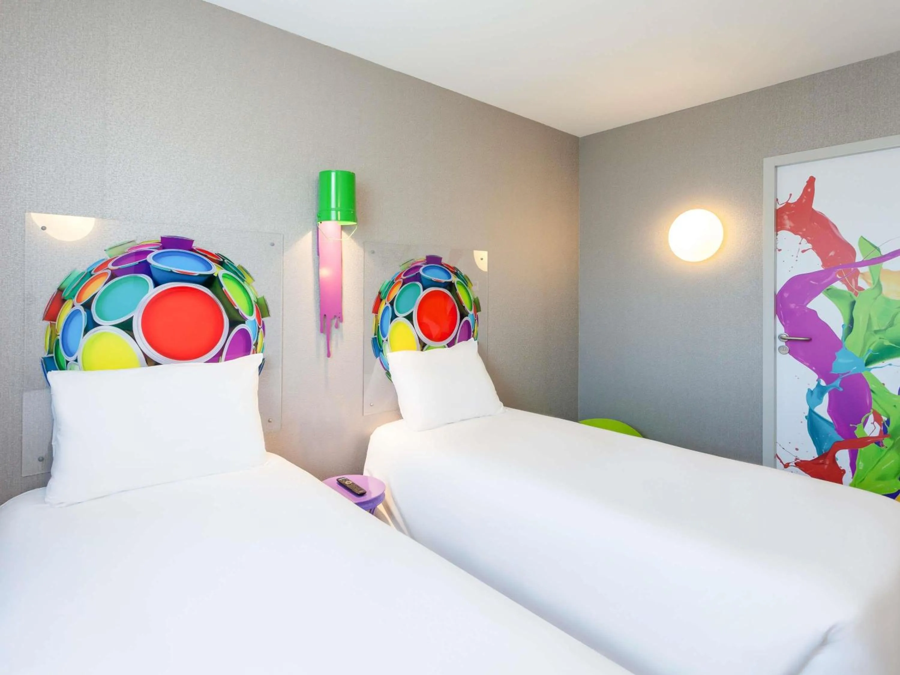 Bedroom, Bed in ibis Styles Vierzon