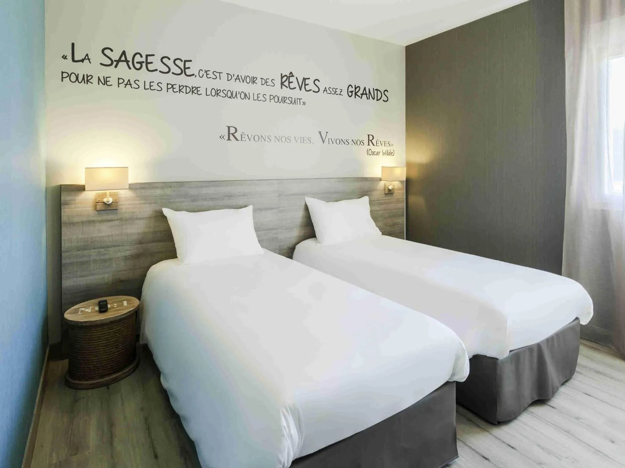 Bedroom, Bed in ibis Styles Vierzon