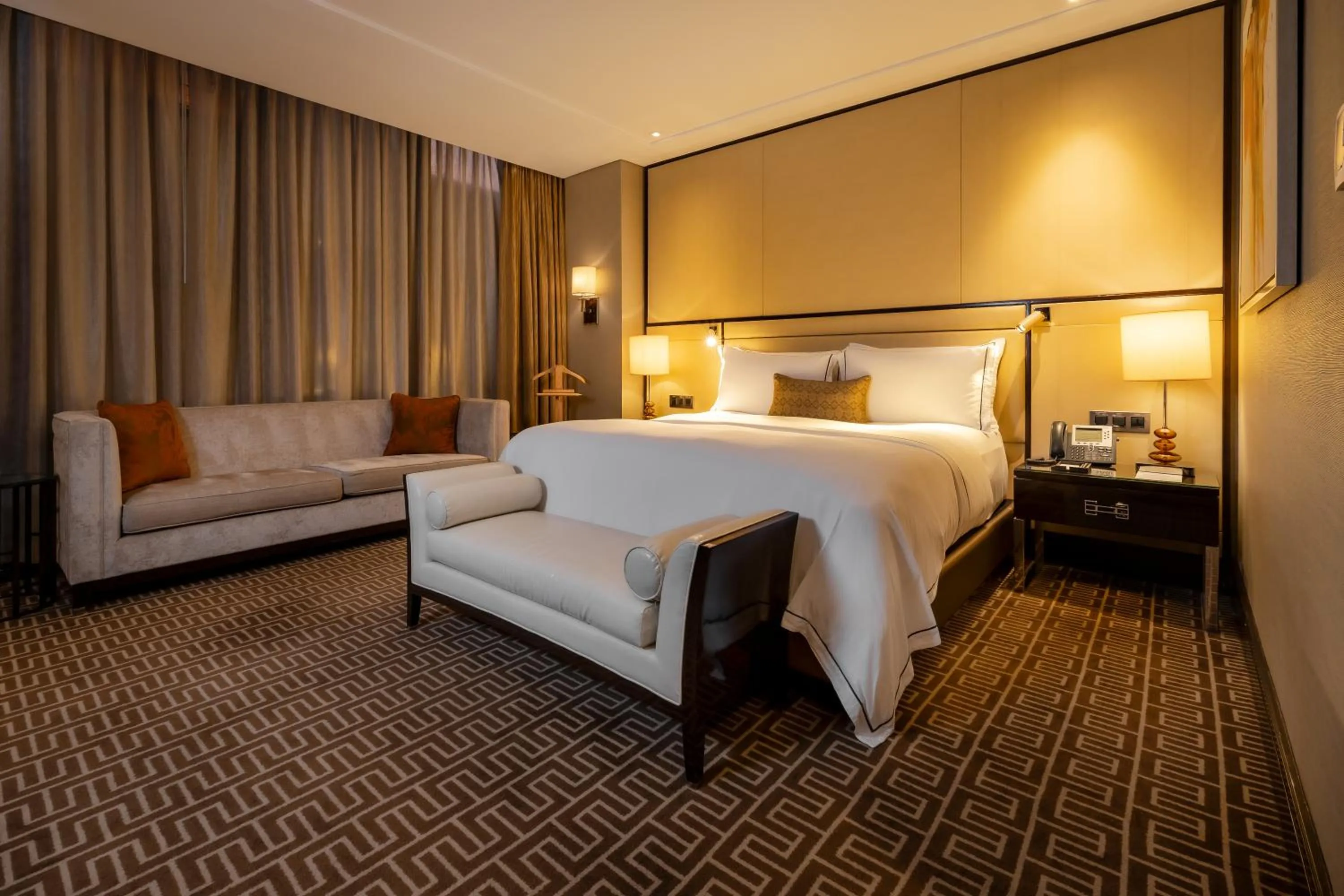 Bedroom, Bed in City Of Dreams - Nüwa Manila