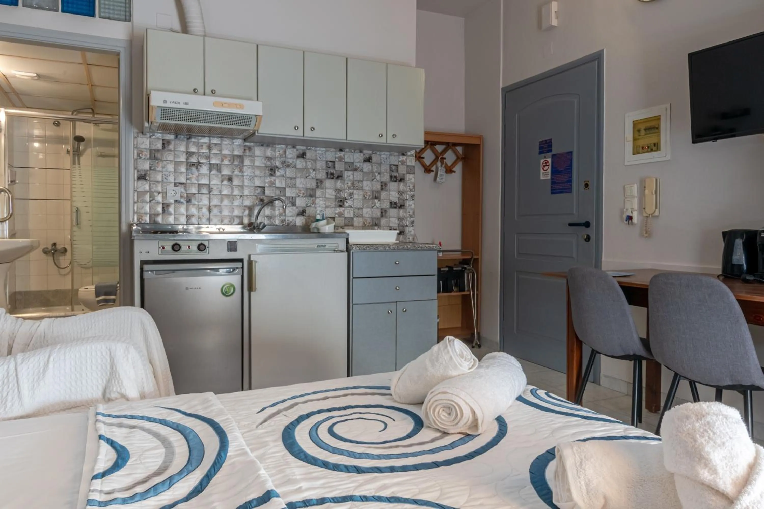 TV and multimedia in Alena Apartments