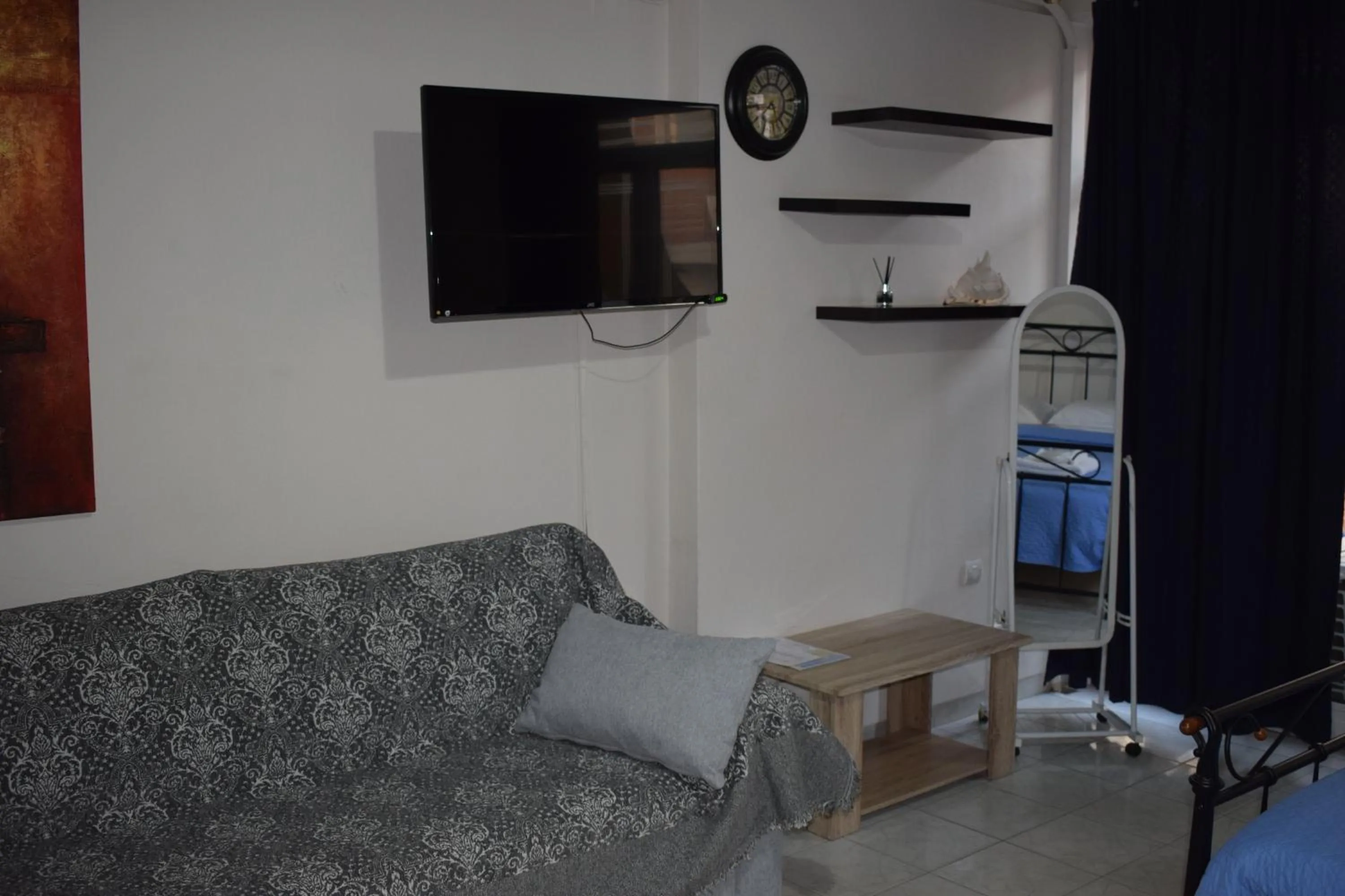 TV and multimedia in Alena Apartments