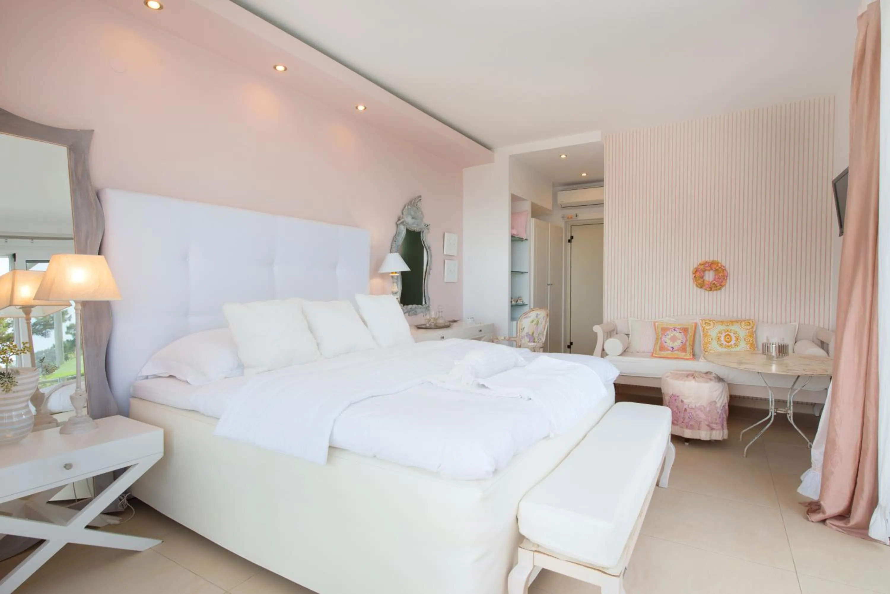 Photo of the whole room in Mare Monte Small Boutique Hotel