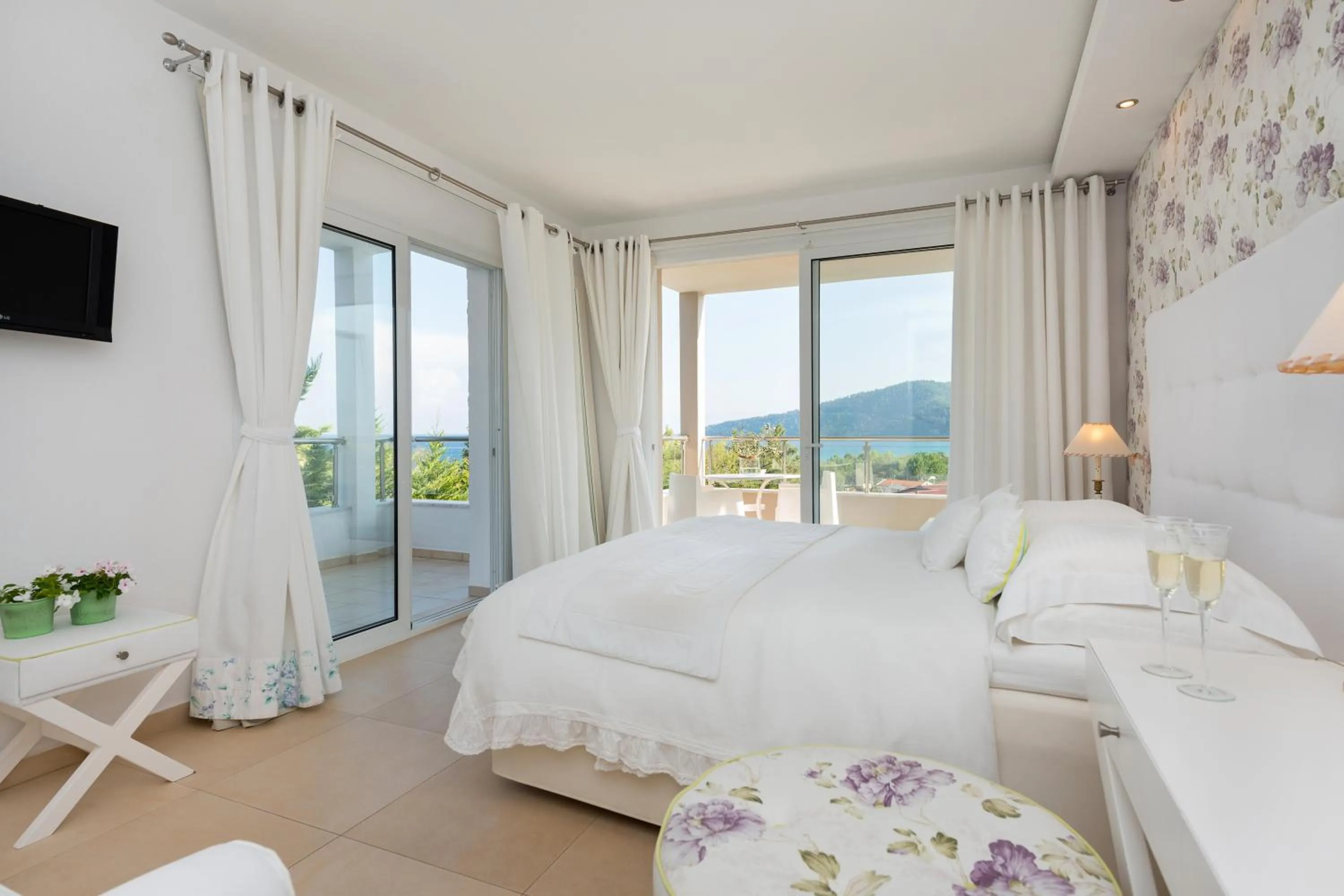 Photo of the whole room in Mare Monte Small Boutique Hotel
