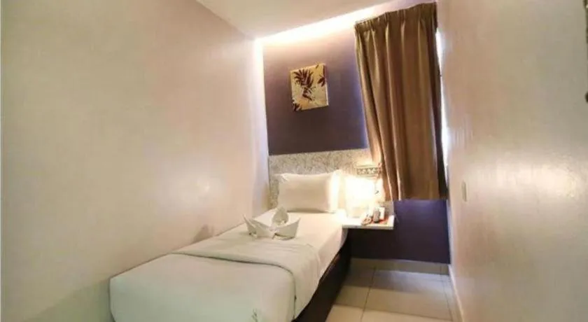 BLUEMOON BOUTIQUE HOTEL