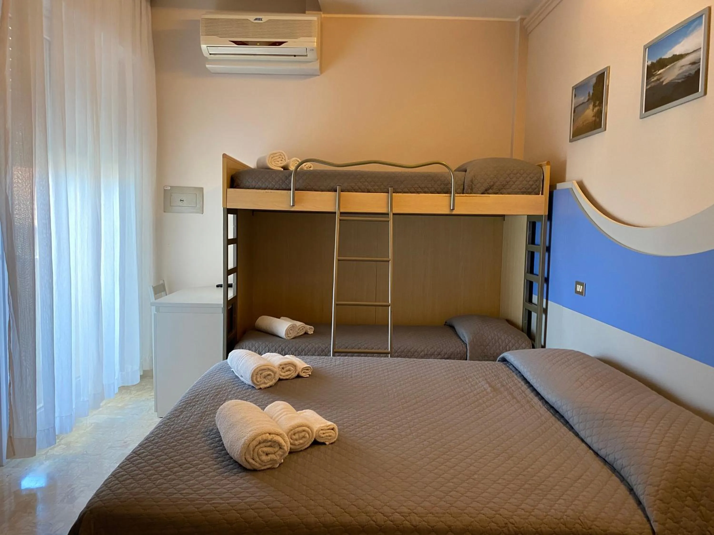 Bed in Hotel Moderno - Bed & Breakfast