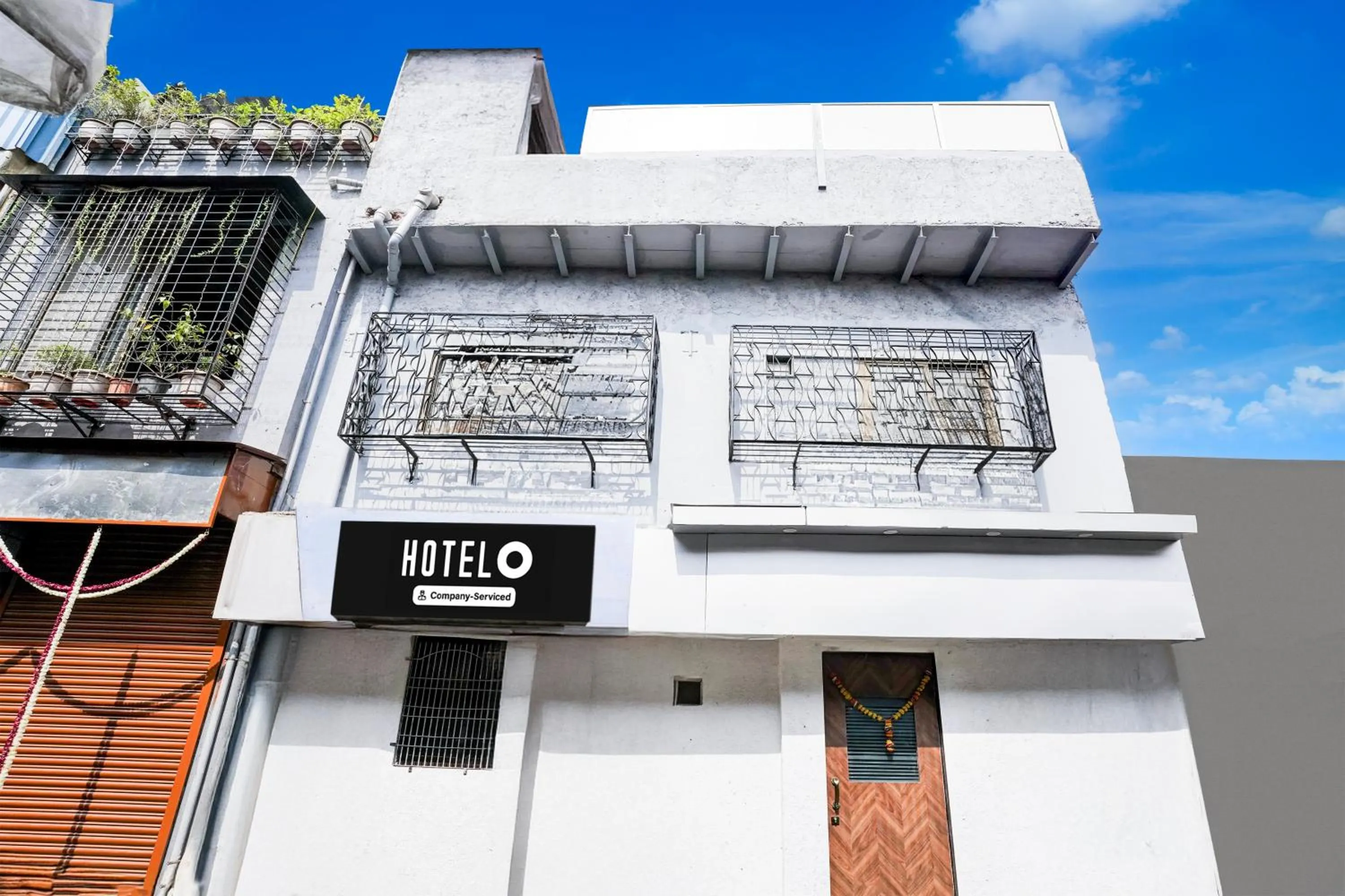 Facade/entrance in Hotel O Khar East Near Railway Station