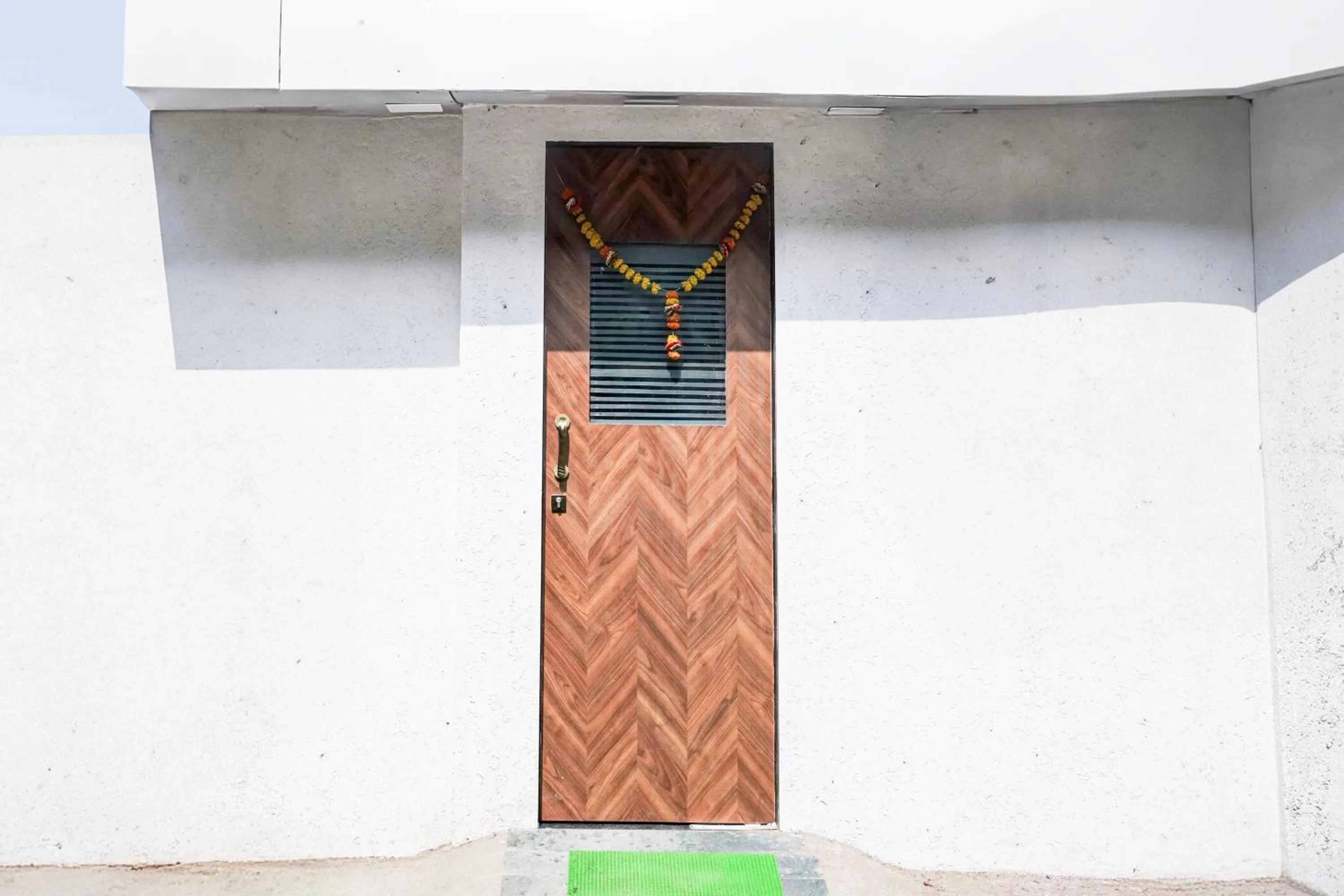 Facade/entrance in Hotel O Khar East Near Railway Station