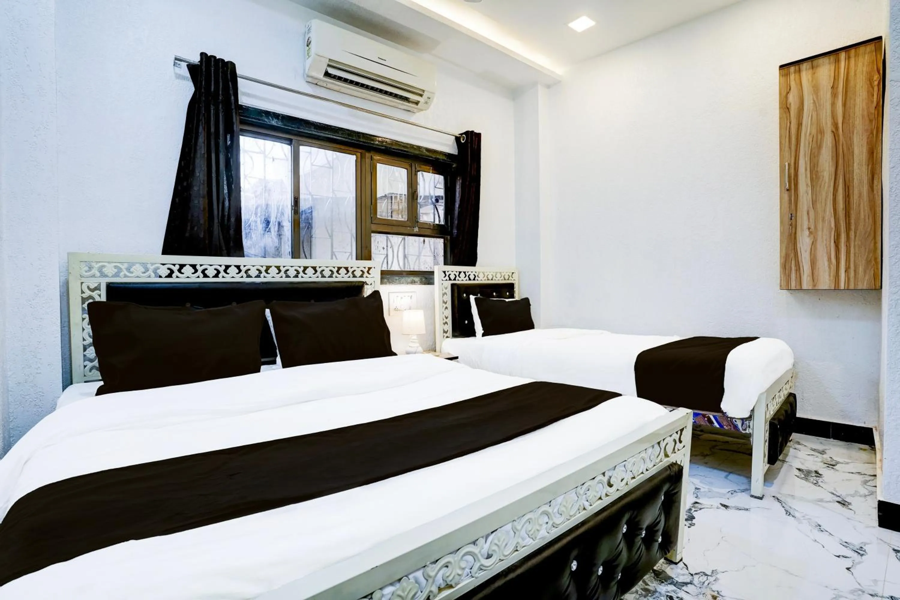 Bedroom, Bed in Hotel O Khar East Near Railway Station