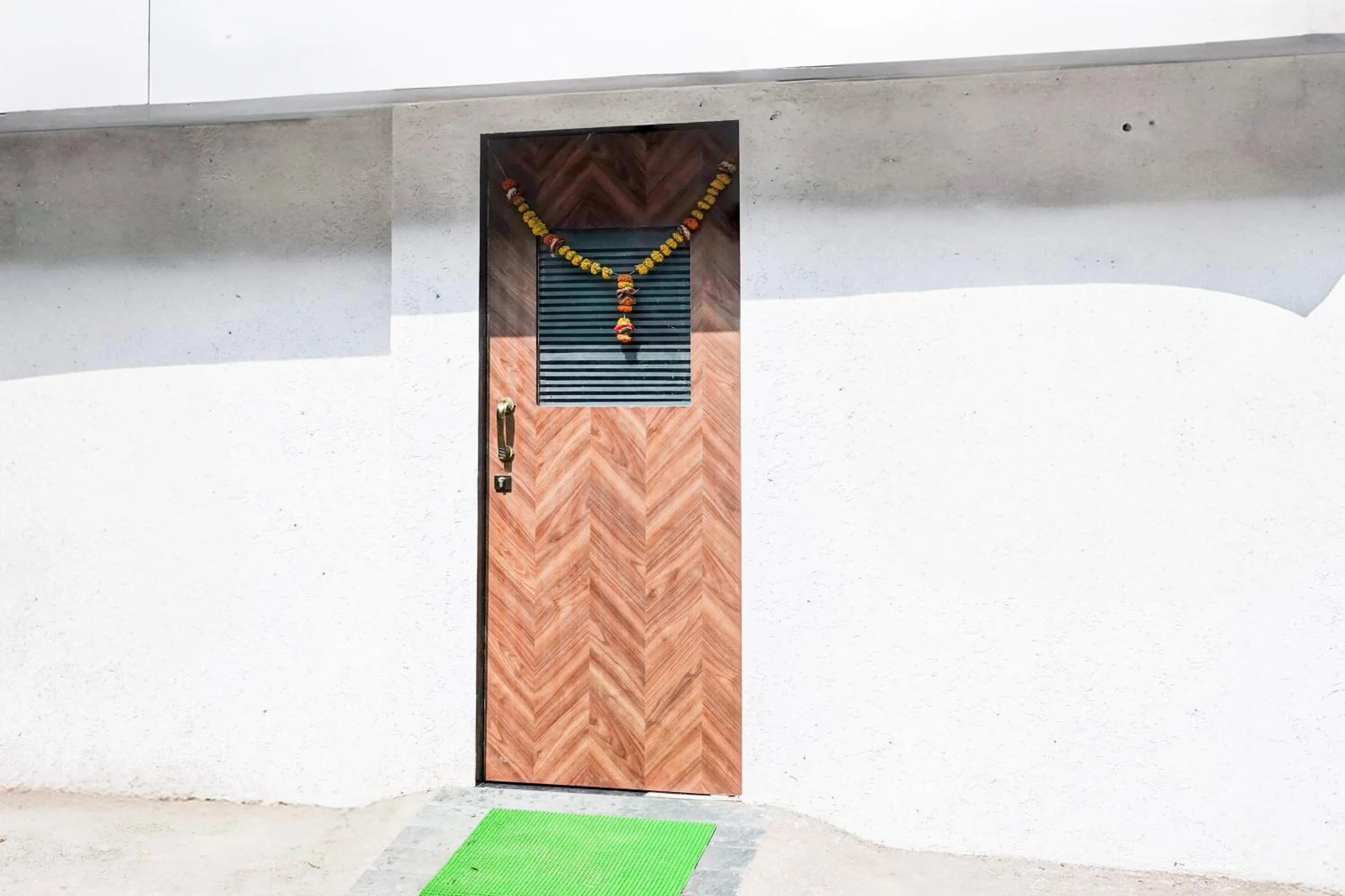 Facade/entrance in Hotel O Khar East Near Railway Station