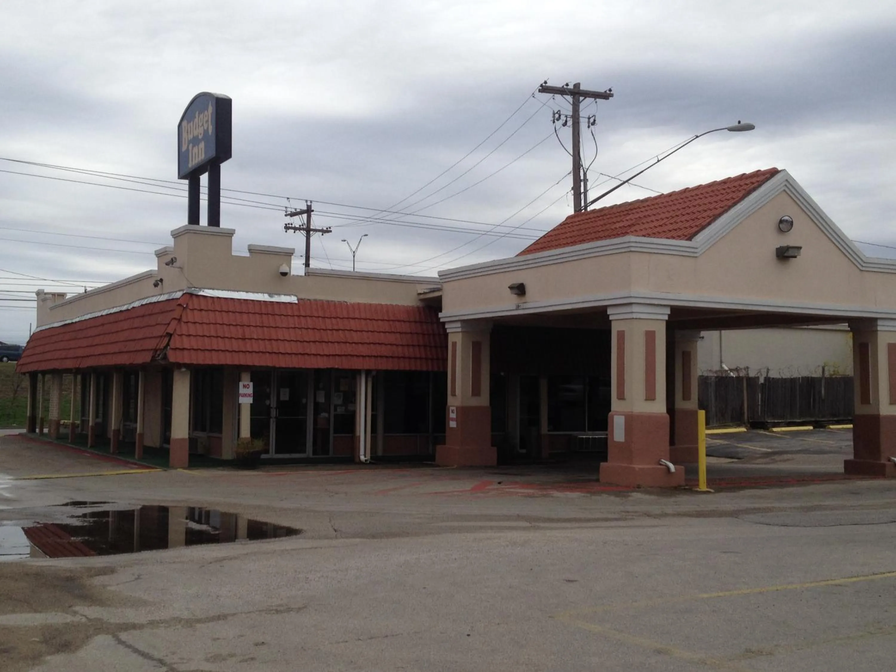 Facade/entrance in Budget Inn Motel
