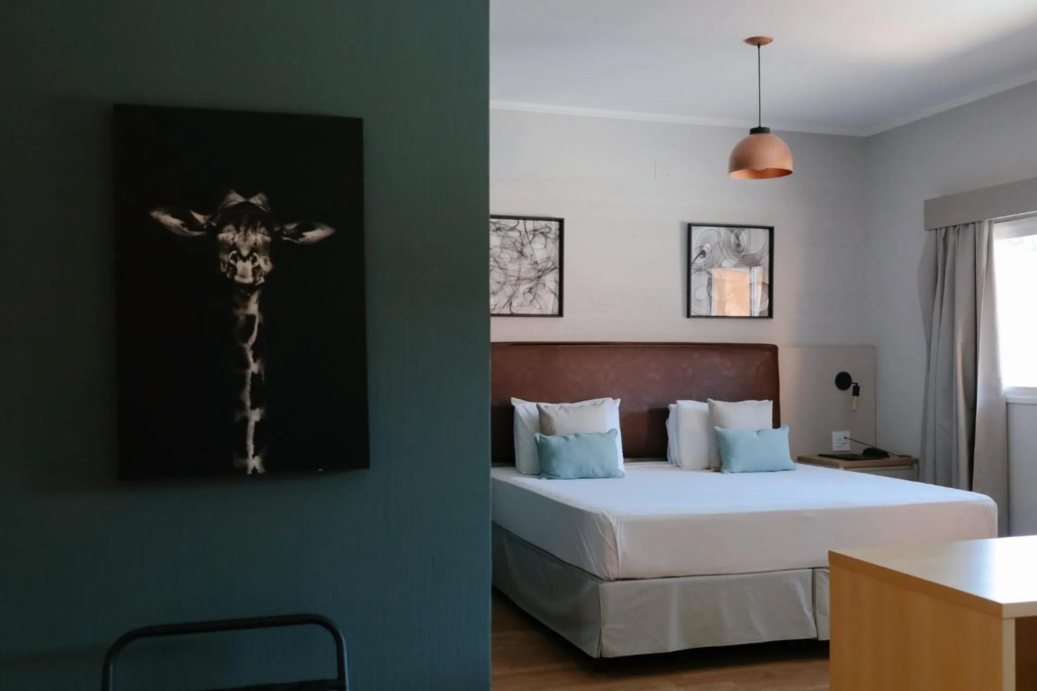 TV and multimedia, Bed in Carlton Plaza Baobá