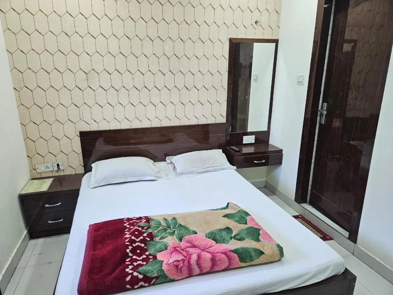 Bed in Hotel Elliot Comfort Inn