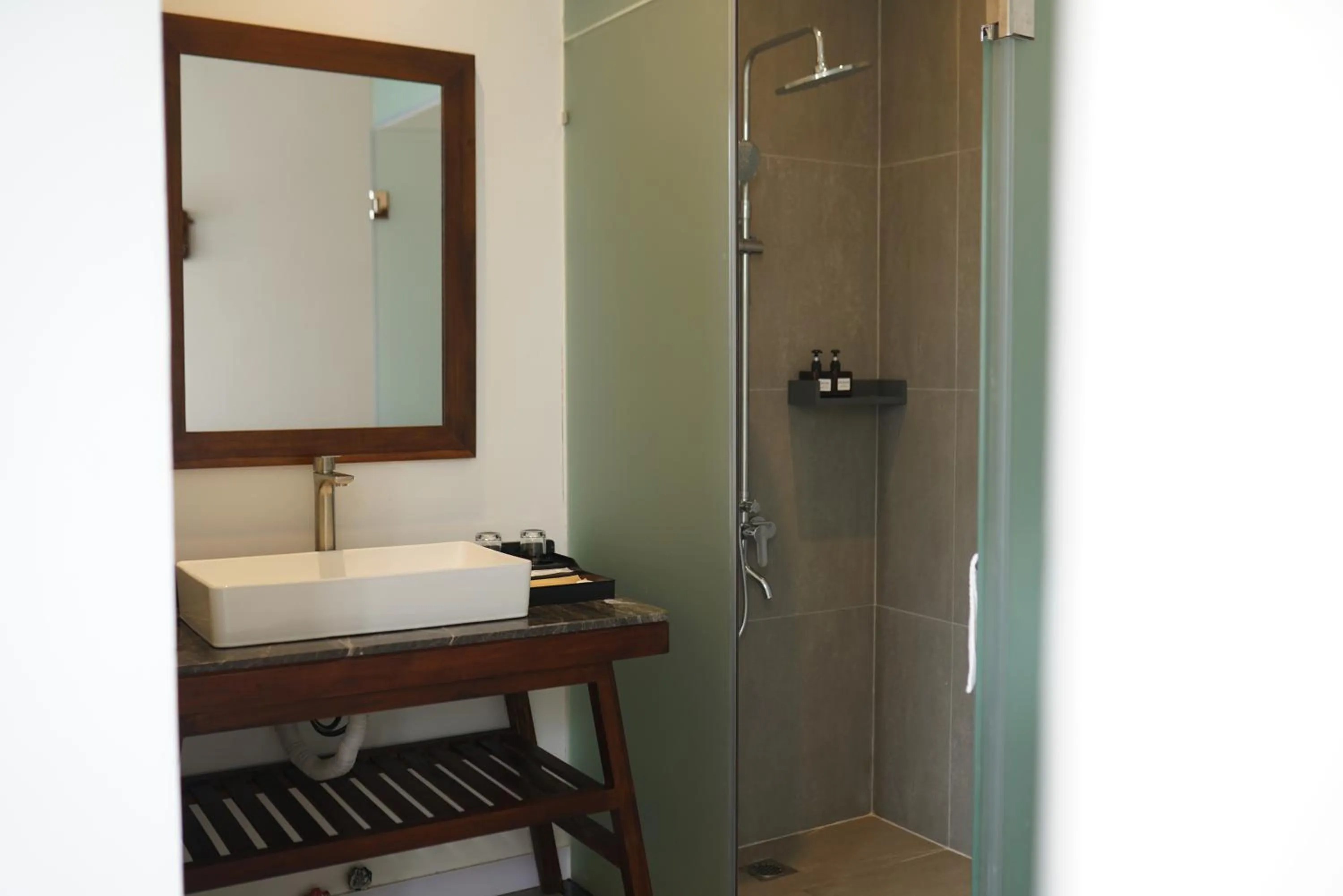 Shower in Field Villa Hoàng Diệu