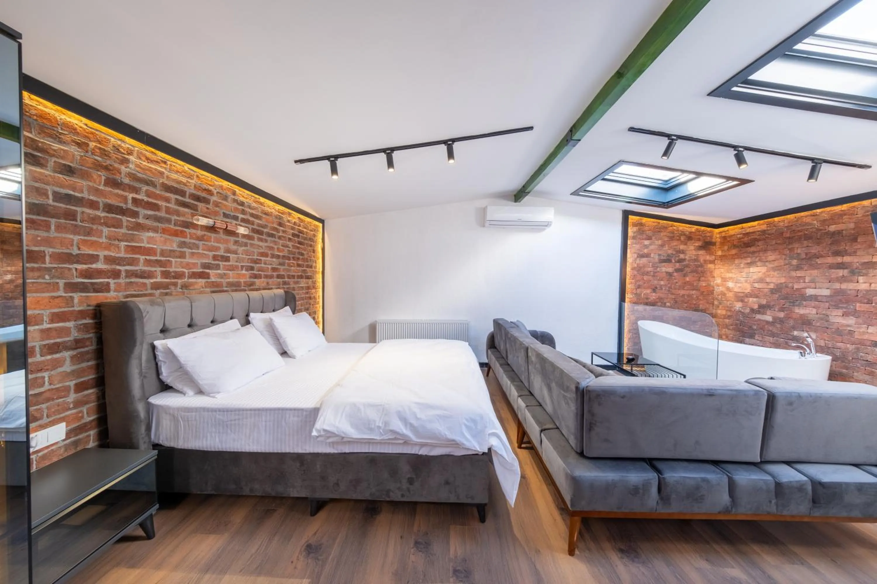 Photo of the whole room, Bed in Hexa Apartments Sisli