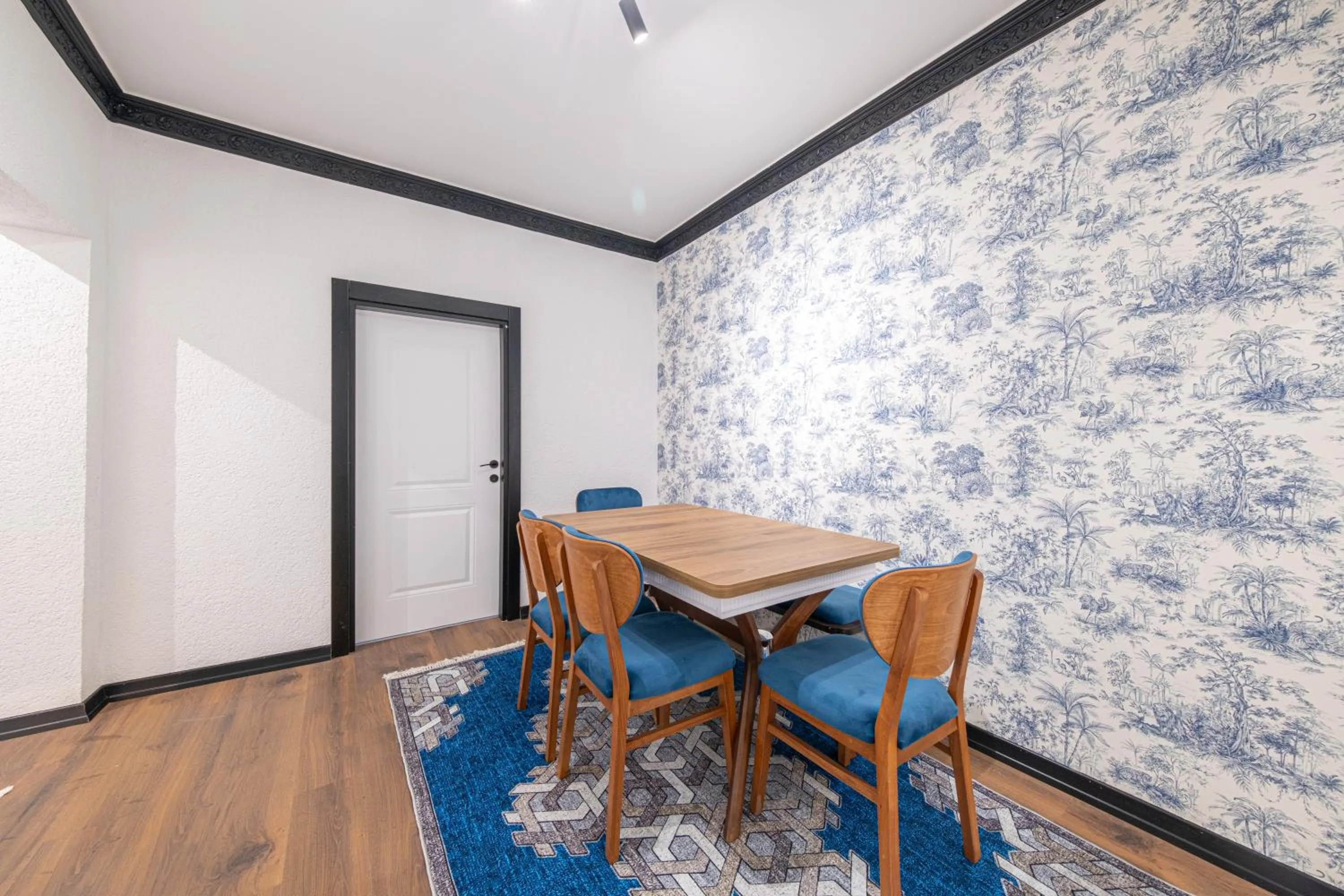 Dining area in Hexa Apartments Sisli