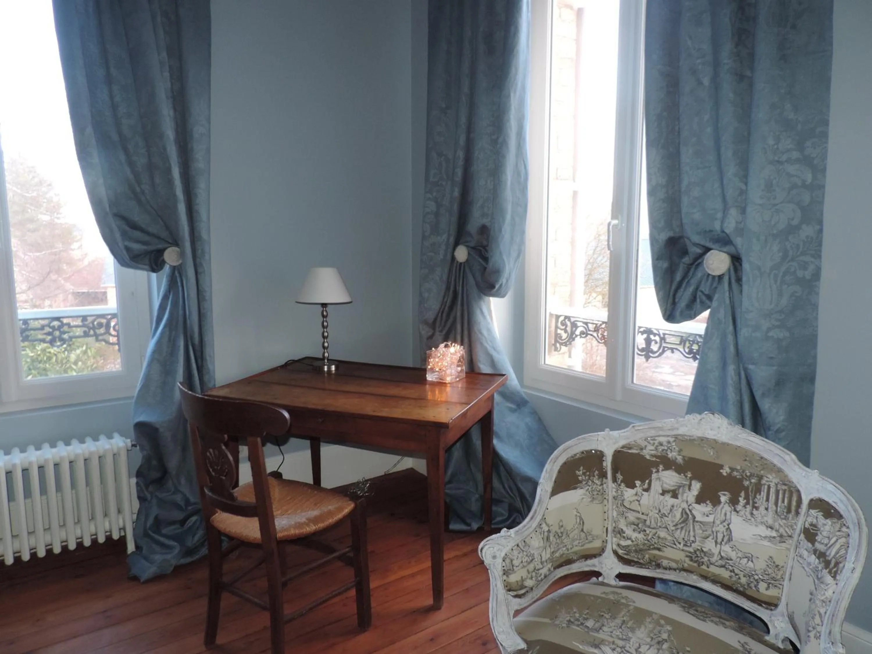 Seating area in Chambres d'Hôtes de la Bucaille